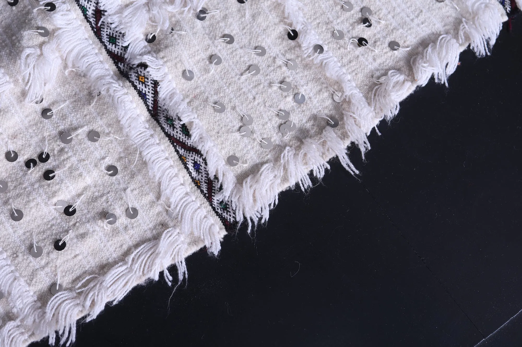 Vintage Berber Wedding Blanket 5.5 ft x 8.1 ft - Handwoven Moroccan Handira