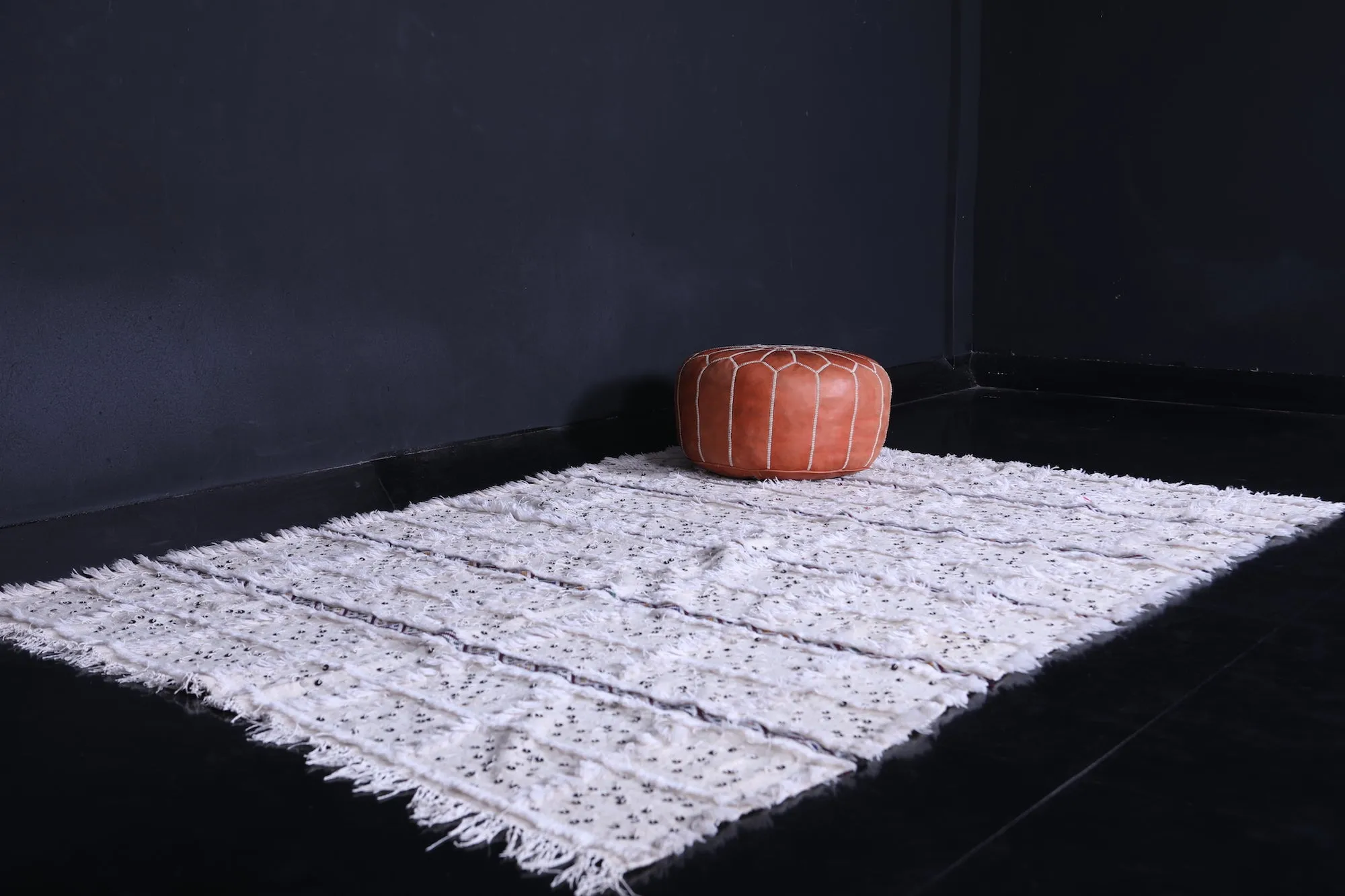 Vintage Berber Wedding Blanket 5.5 ft x 8.1 ft - Handwoven Moroccan Handira