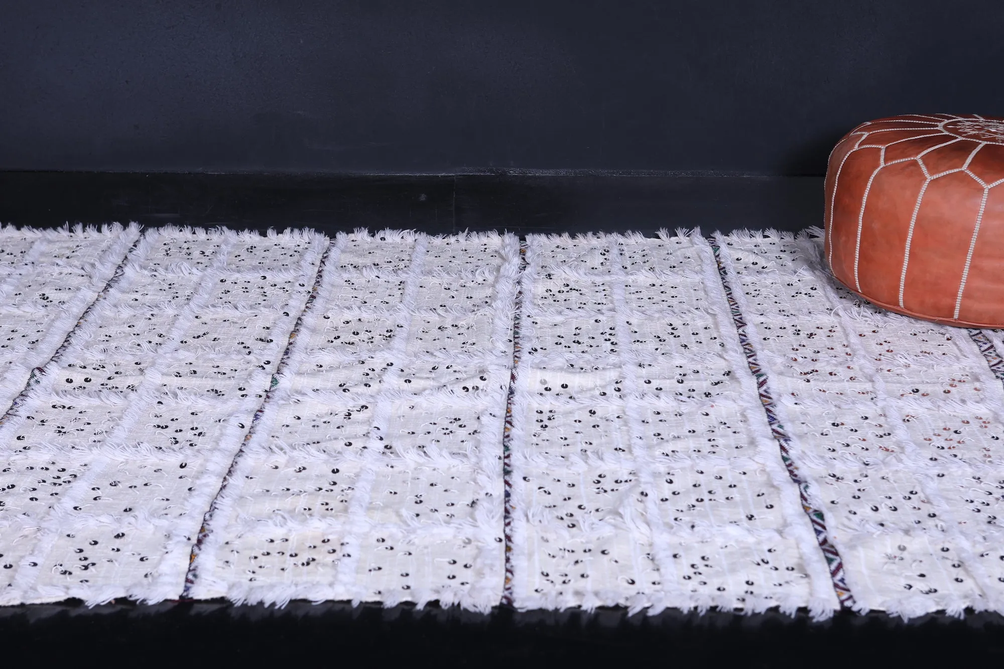 Vintage Berber Wedding Blanket 5.5 ft x 8.1 ft - Handwoven Moroccan Handira