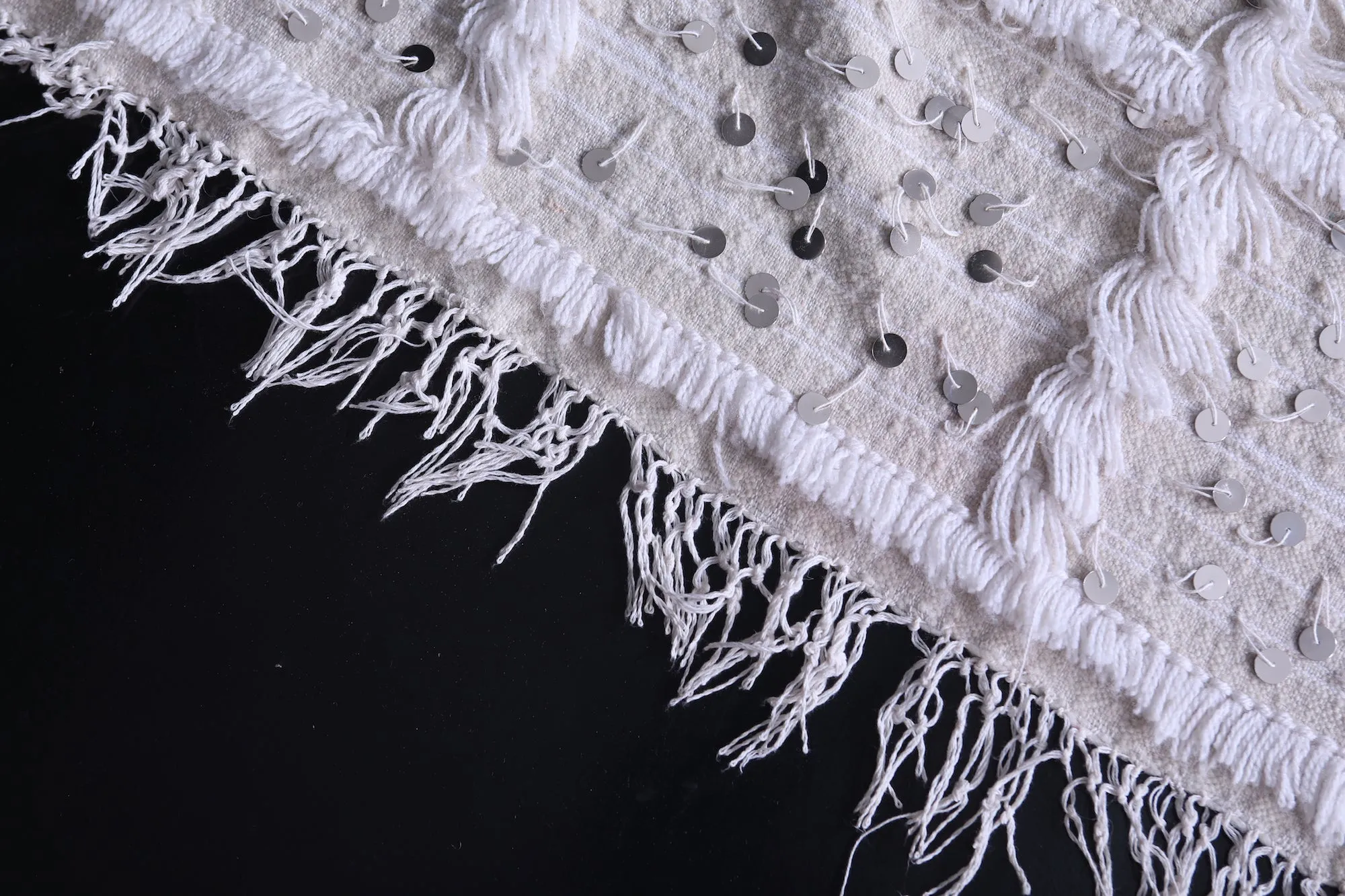 Vintage Berber Wedding Blanket 5.5 ft x 8.1 ft - Handwoven Moroccan Handira