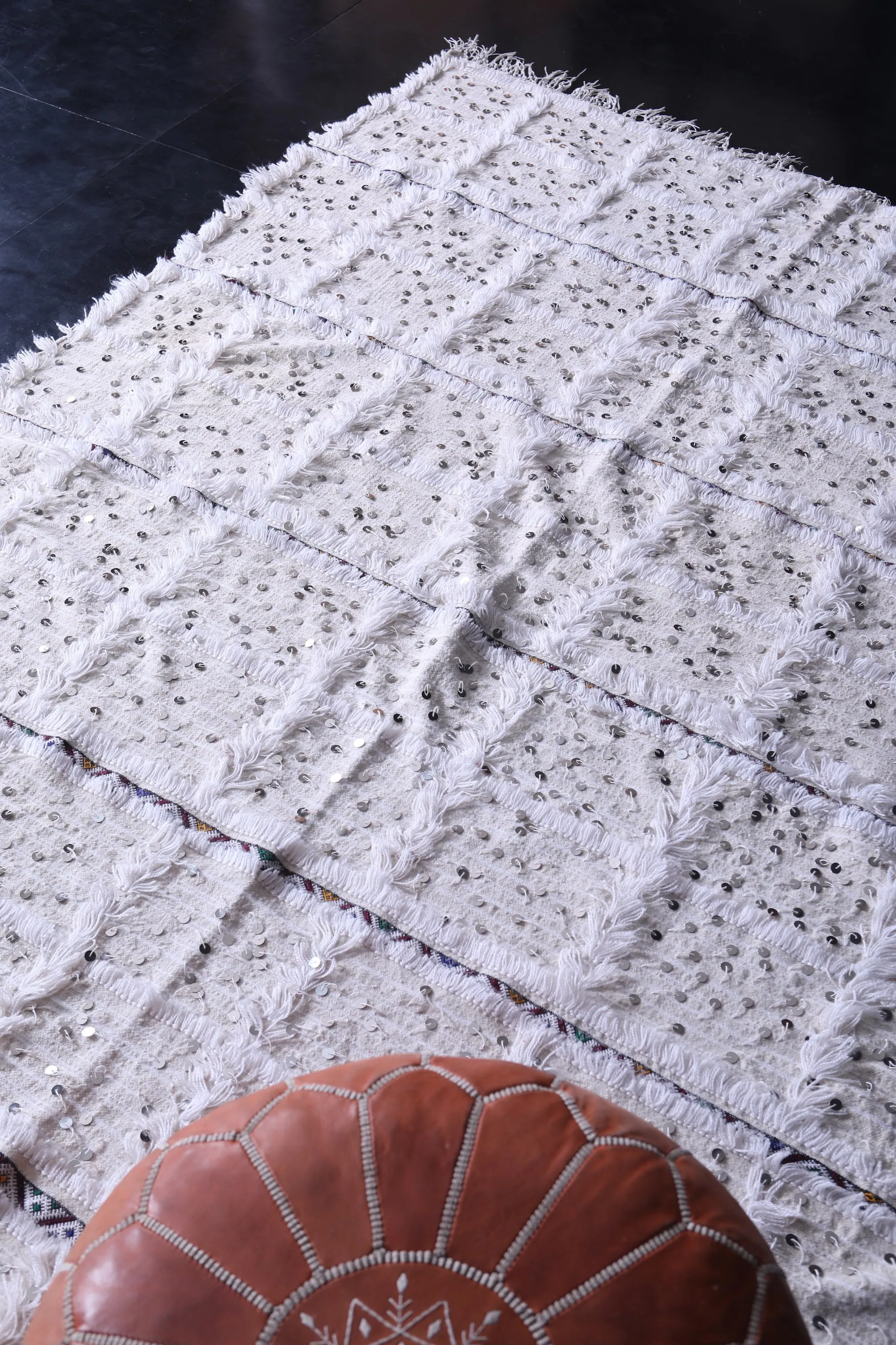 Vintage Berber Wedding Blanket 5.5 ft x 8.1 ft - Handwoven Moroccan Handira