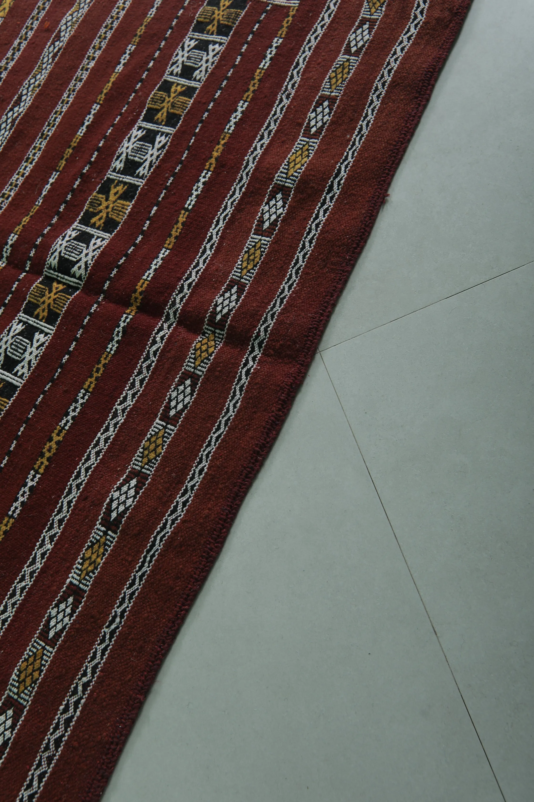 Vintage Handwoven Kilim Rug 4.4 FT x 8.1 FT – Unique Moroccan Design
