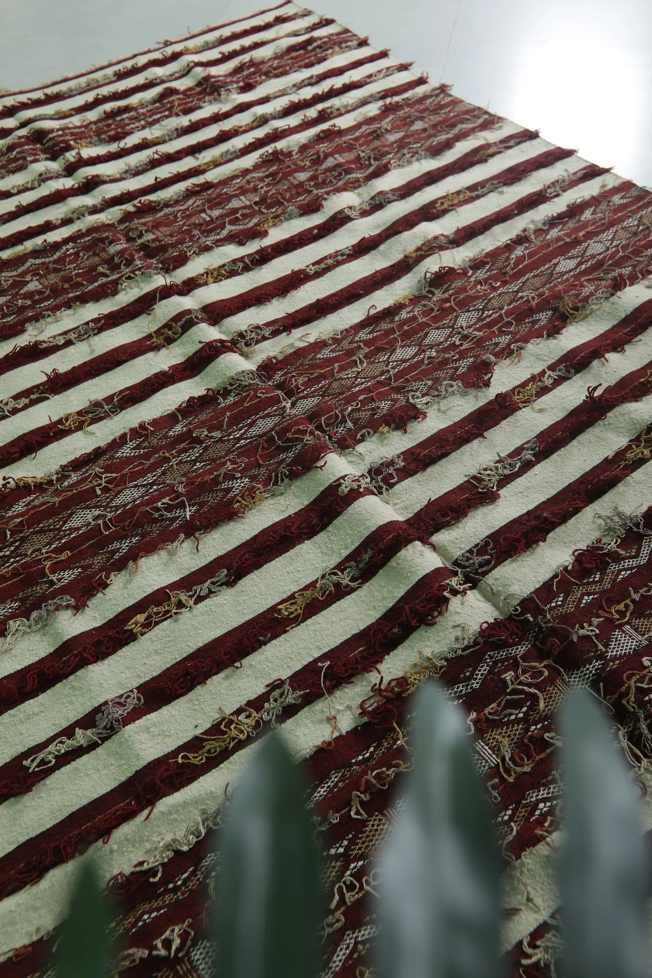 Vintage Handwoven Kilim Rug 5.3 FT X 8.8 FT – Traditional Moroccan Charm