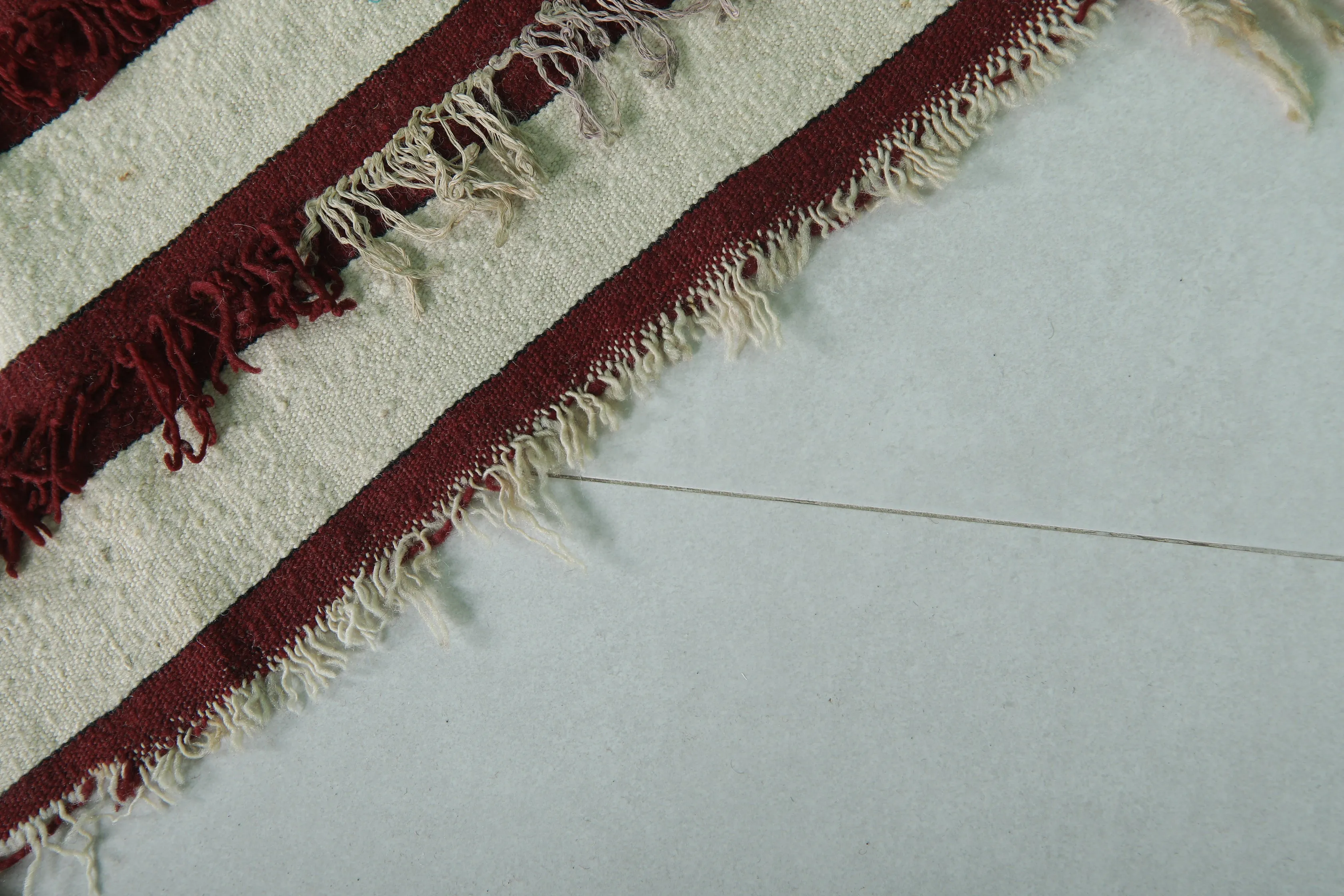 Vintage Handwoven Kilim Rug 5.3 FT X 8.8 FT – Traditional Moroccan Charm