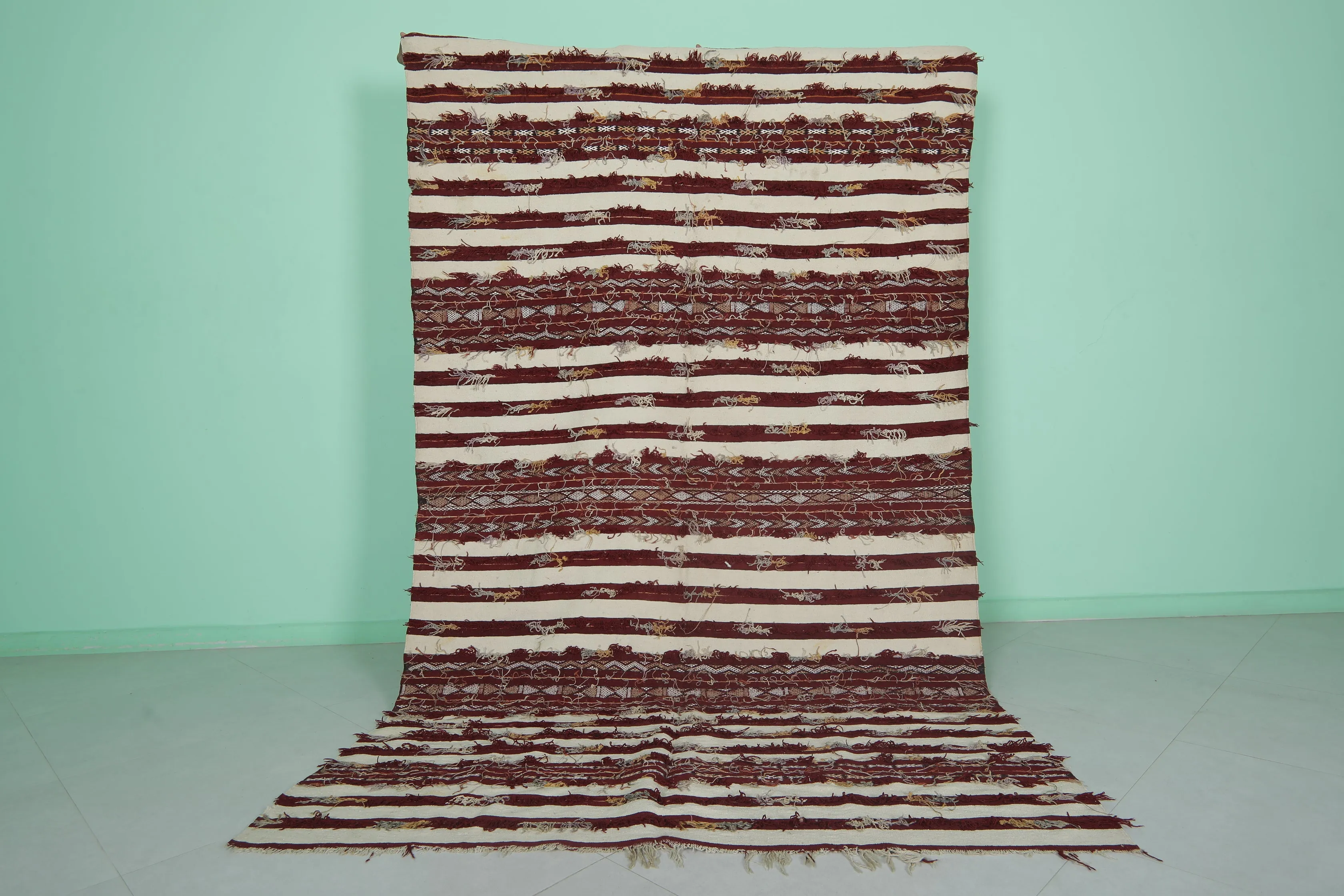 Vintage Handwoven Kilim Rug 5.3 FT X 8.8 FT – Traditional Moroccan Charm