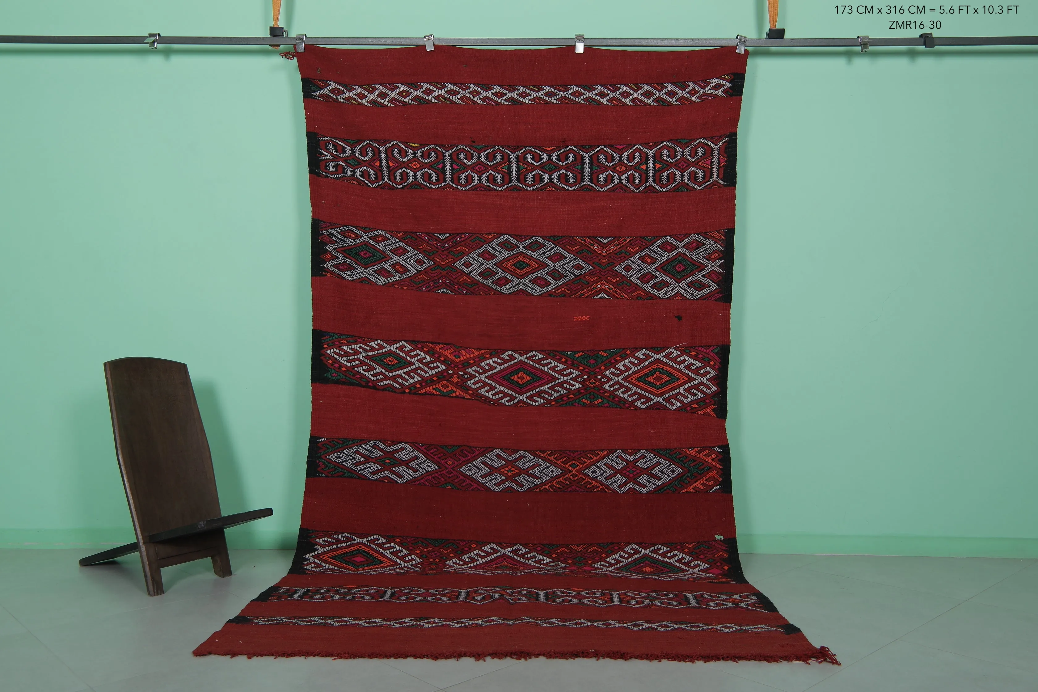 Vintage Kilim Berber Rug 5.6ft x 10.3ft - Authentic Handwoven Moroccan Design