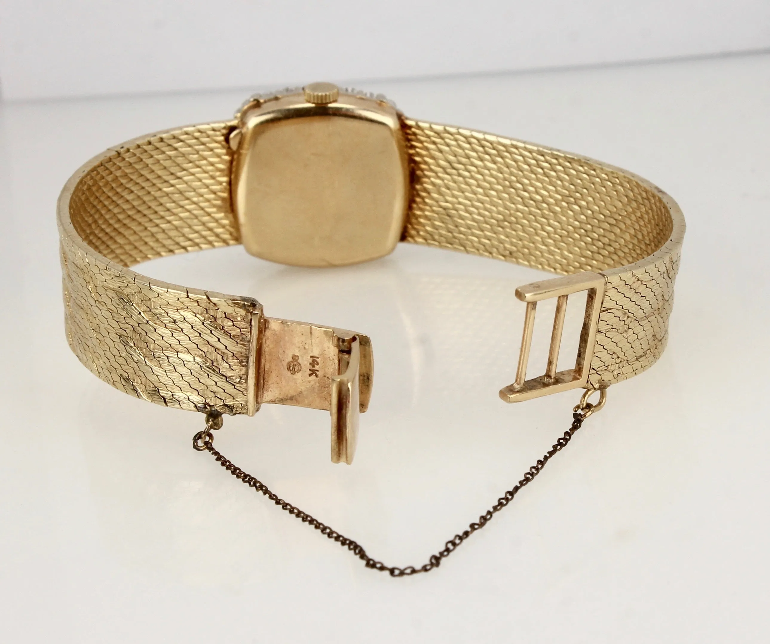Vintage Ladies Authentic Tiffany & Co. 14K Yellow Gold Ruby Diamond Bezel Watch