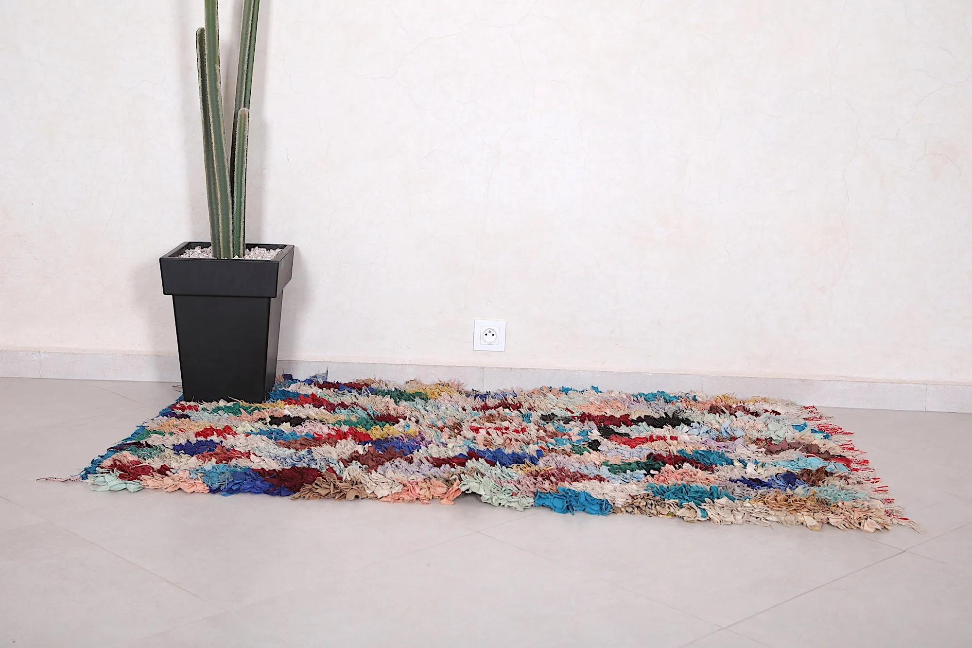 Vintage Moroccan Area Rug - 2.8x5.5 ft | Handwoven Diamond Design