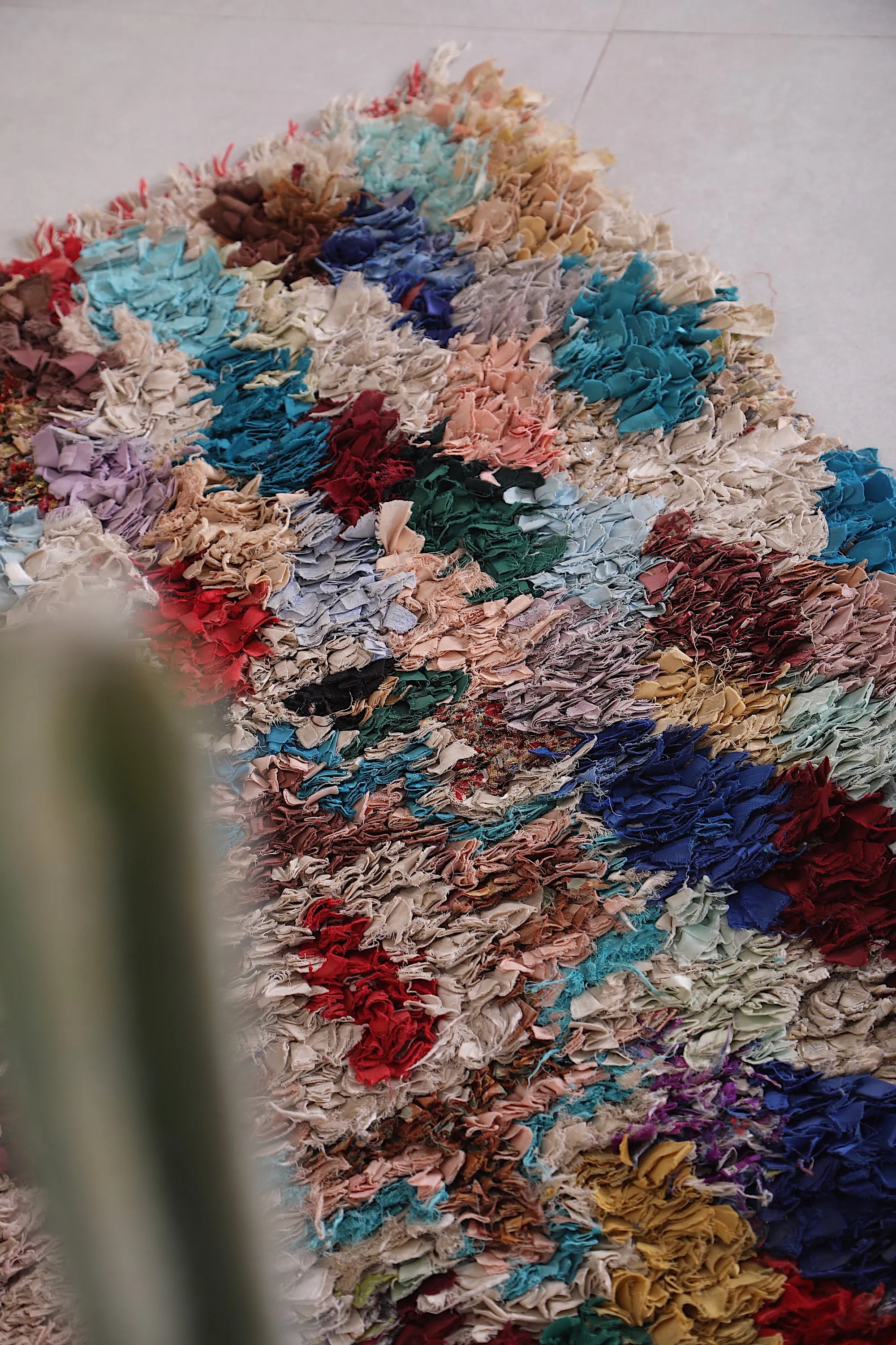 Vintage Moroccan Area Rug - 2.8x5.5 ft | Handwoven Diamond Design