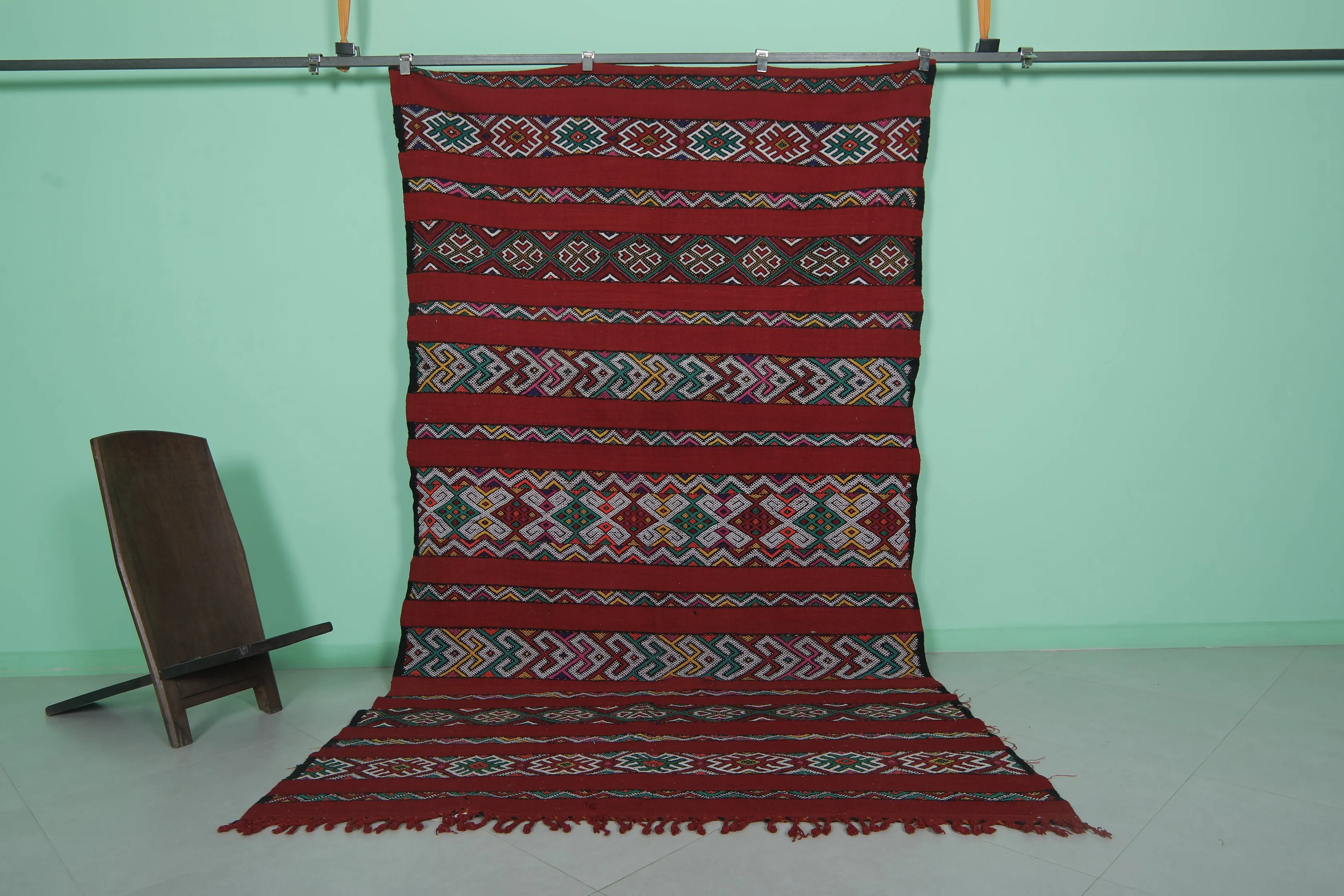 Vintage Moroccan Area Rug 5.6 FT x 9.8 FT – Handwoven Elegance