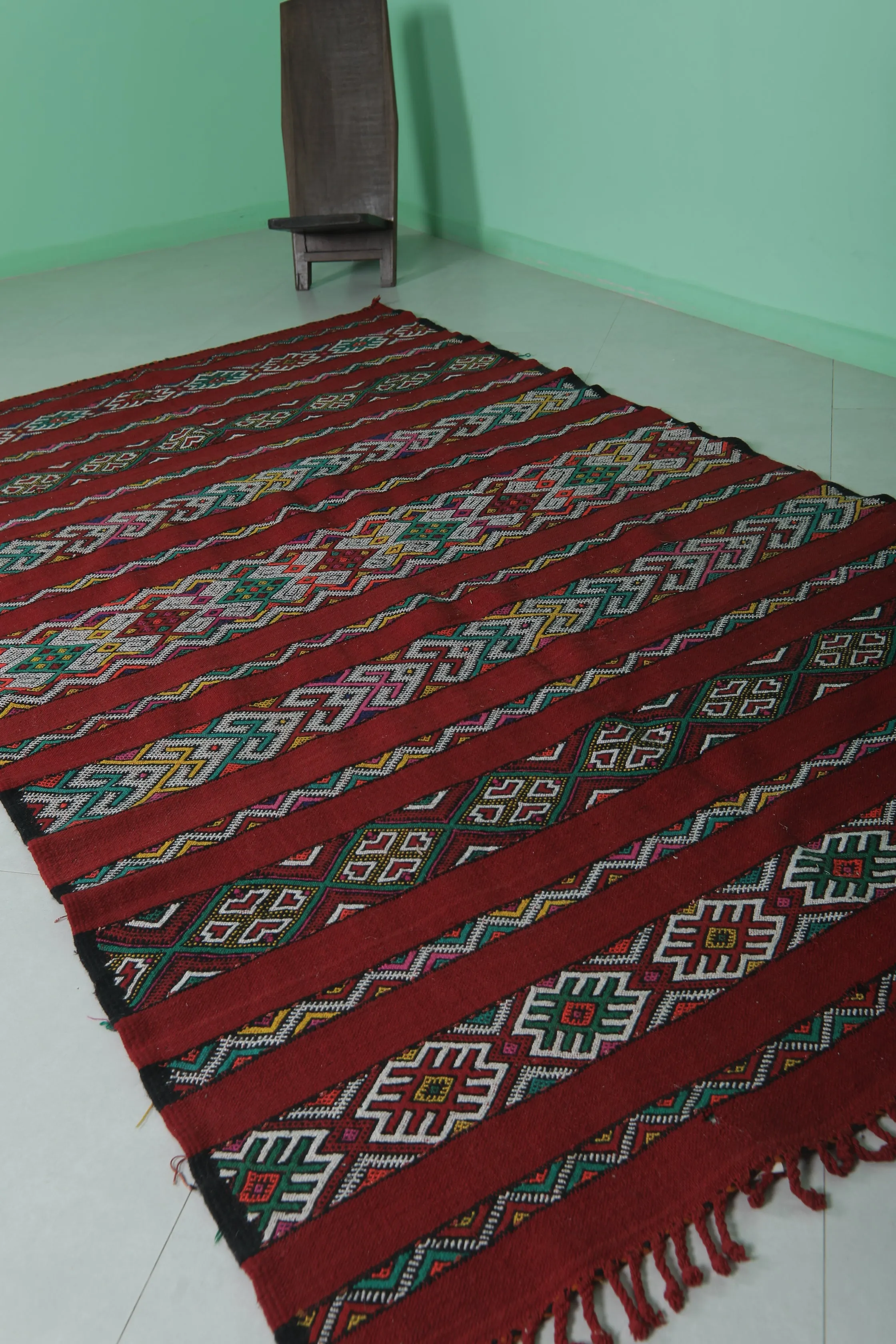 Vintage Moroccan Area Rug 5.6 FT x 9.8 FT – Handwoven Elegance