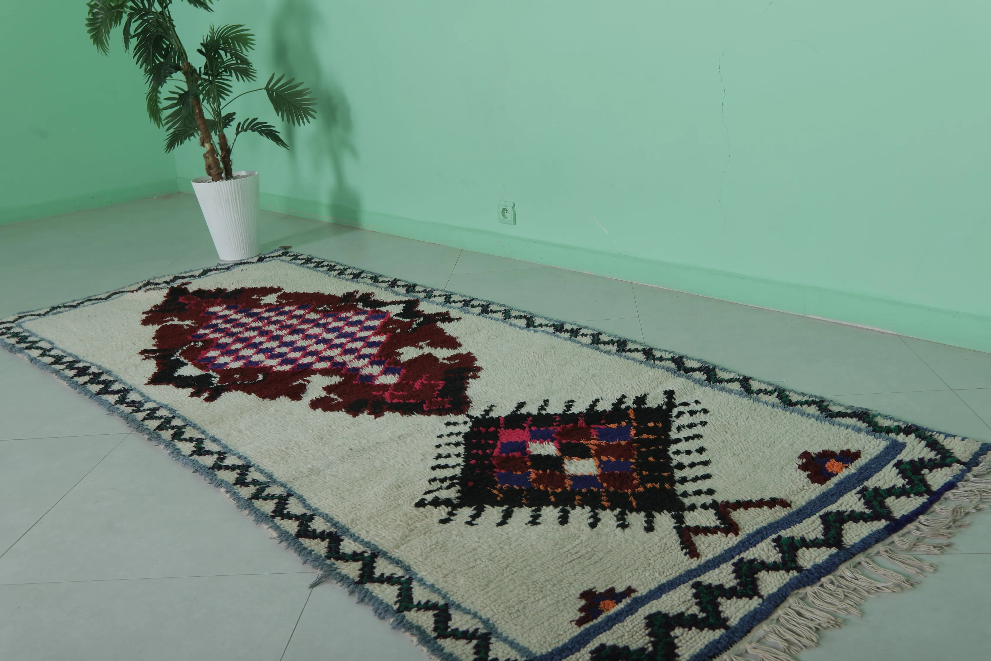Vintage Moroccan Berber Rug – 3.6 X 9.2 Feet | Handwoven Beauty