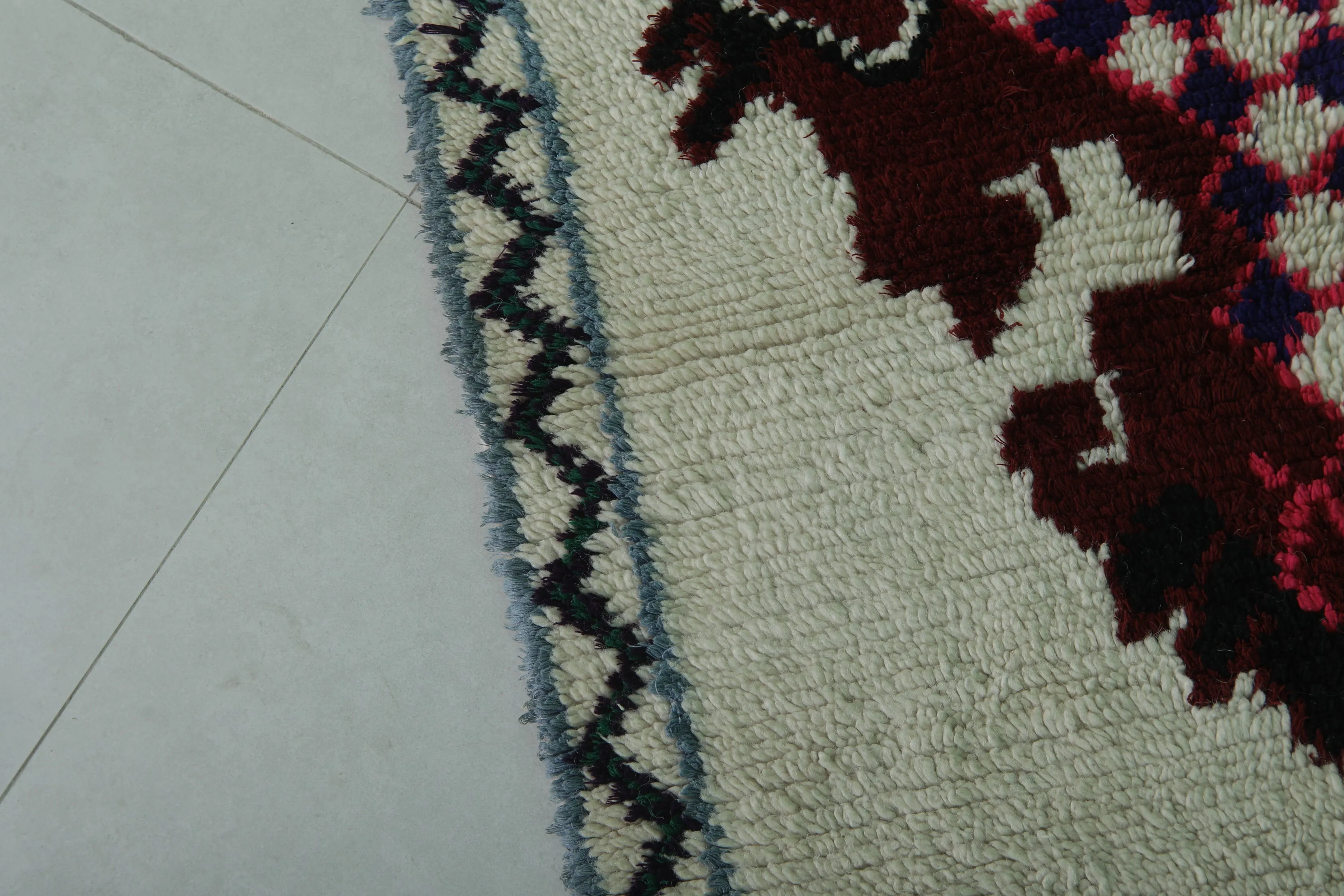 Vintage Moroccan Berber Rug – 3.6 X 9.2 Feet | Handwoven Beauty