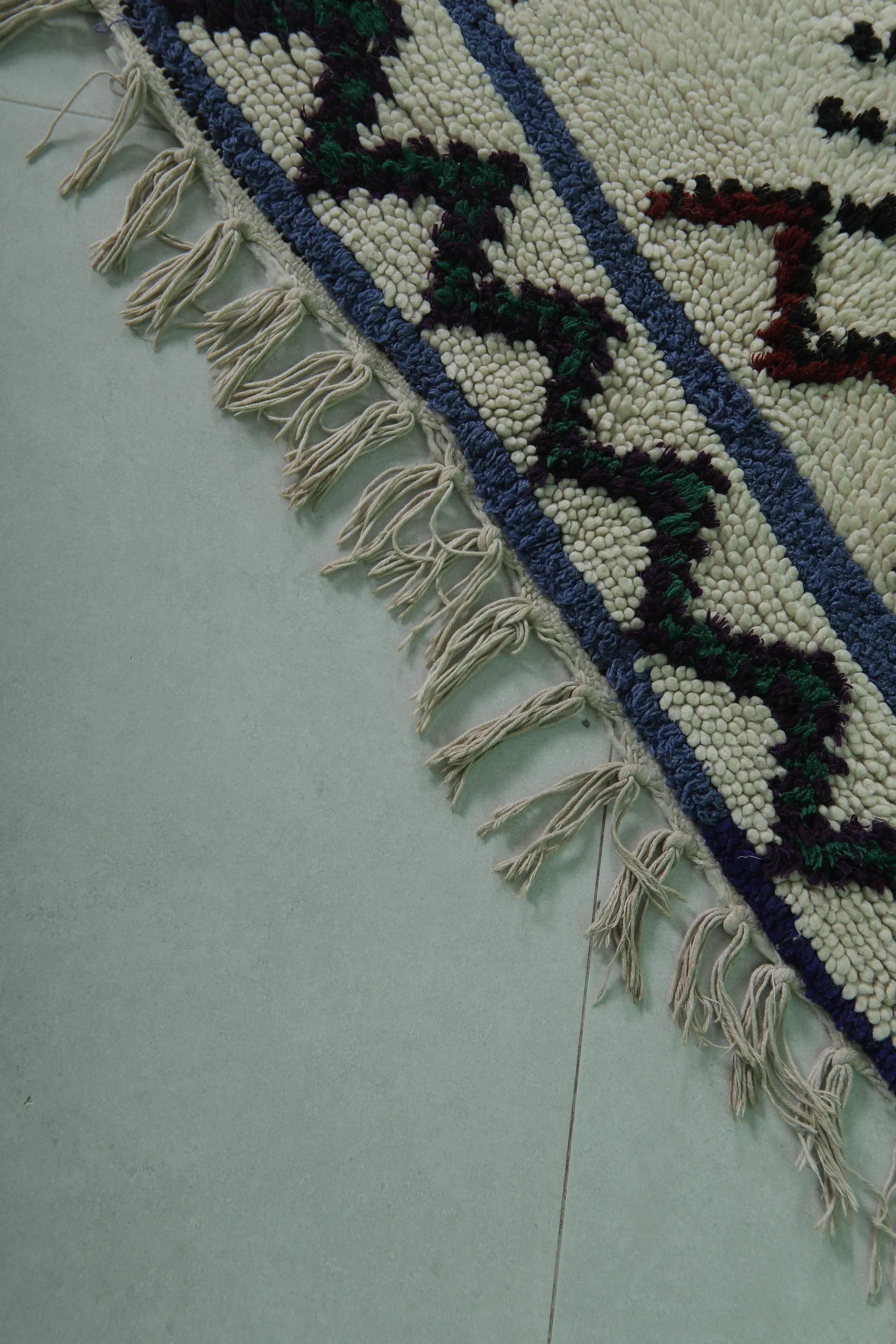 Vintage Moroccan Berber Rug – 3.6 X 9.2 Feet | Handwoven Beauty