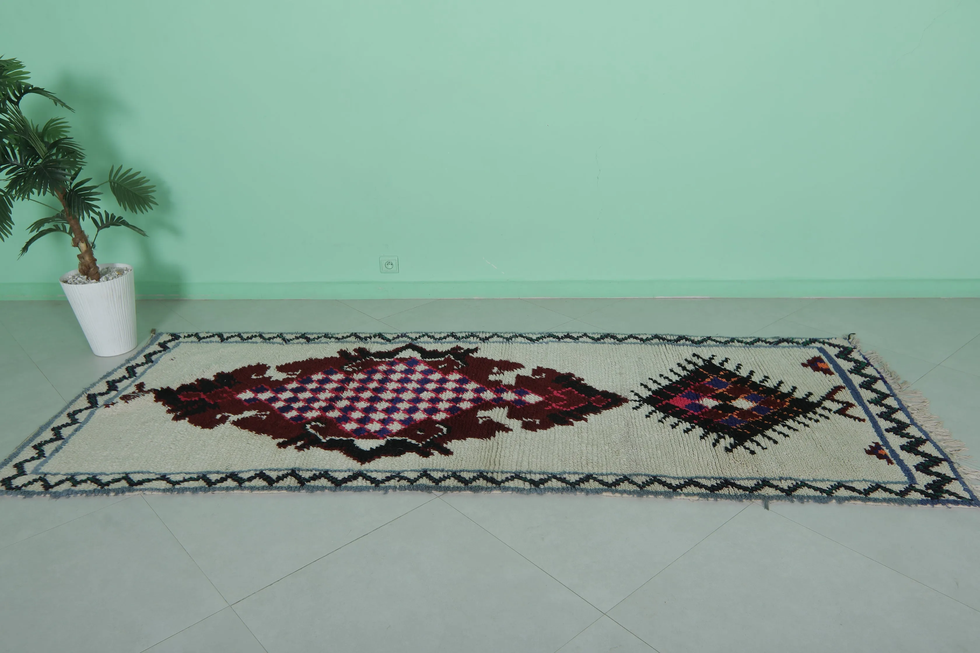 Vintage Moroccan Berber Rug – 3.6 X 9.2 Feet | Handwoven Beauty