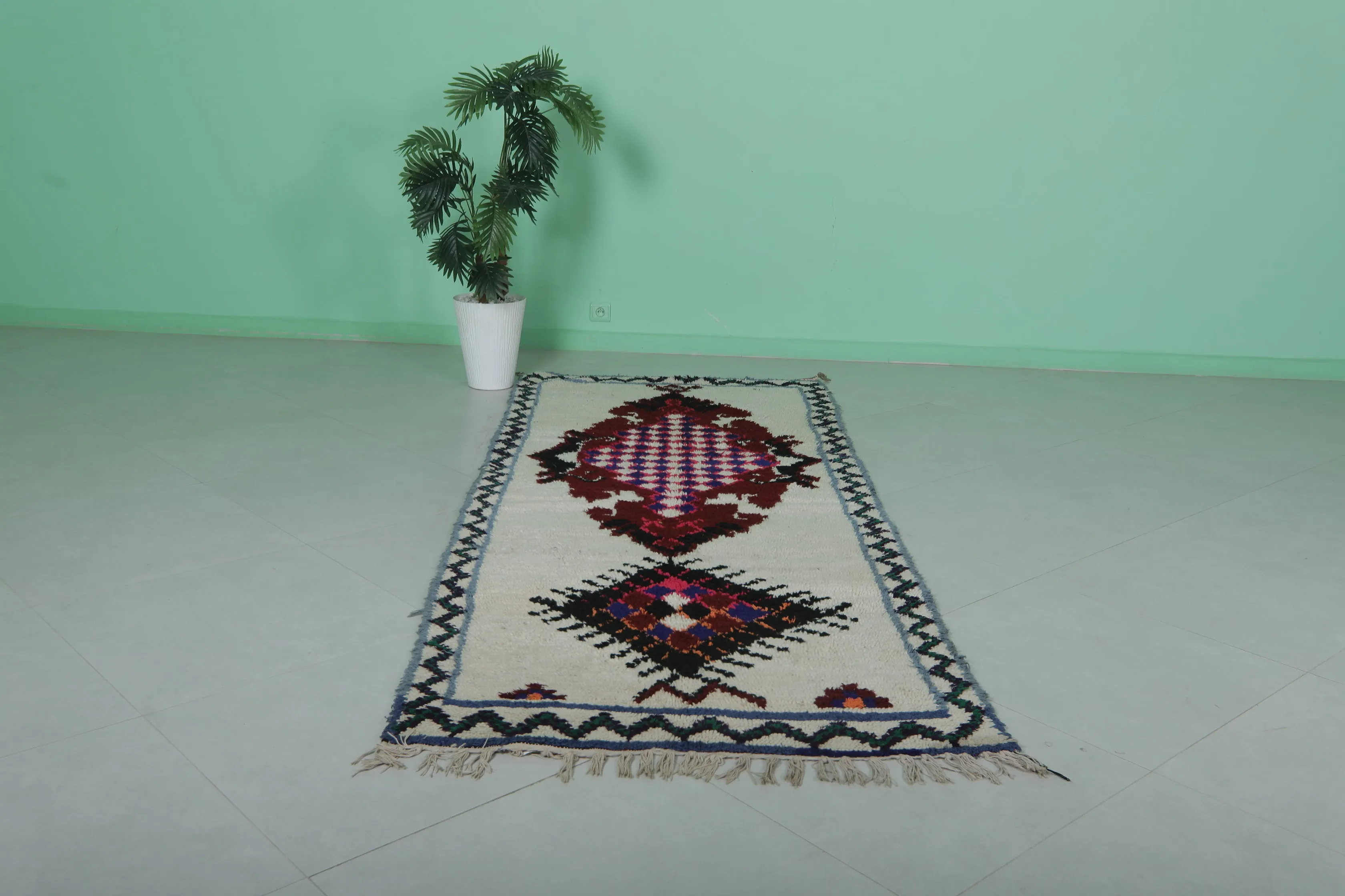 Vintage Moroccan Berber Rug – 3.6 X 9.2 Feet | Handwoven Beauty