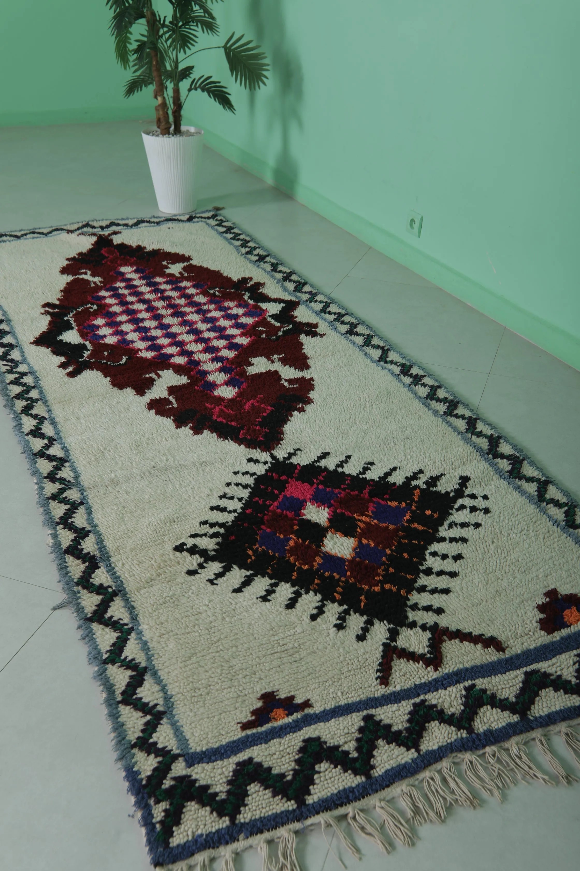 Vintage Moroccan Berber Rug – 3.6 X 9.2 Feet | Handwoven Beauty