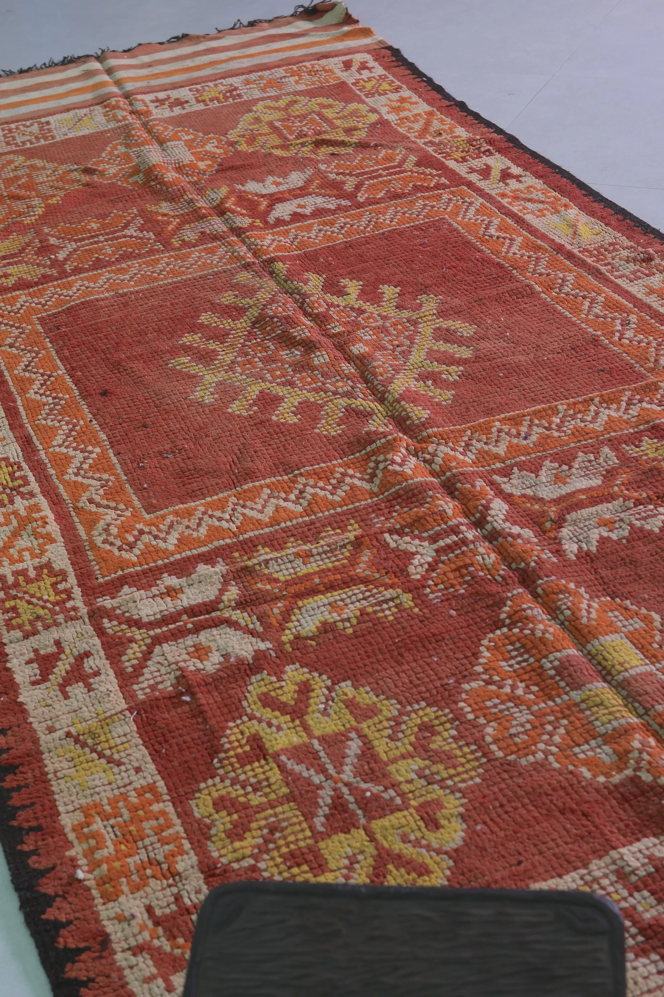 Vintage Moroccan Hallway Rug – 4.3 x 11.3 Feet | Handwoven Berber Carpet
