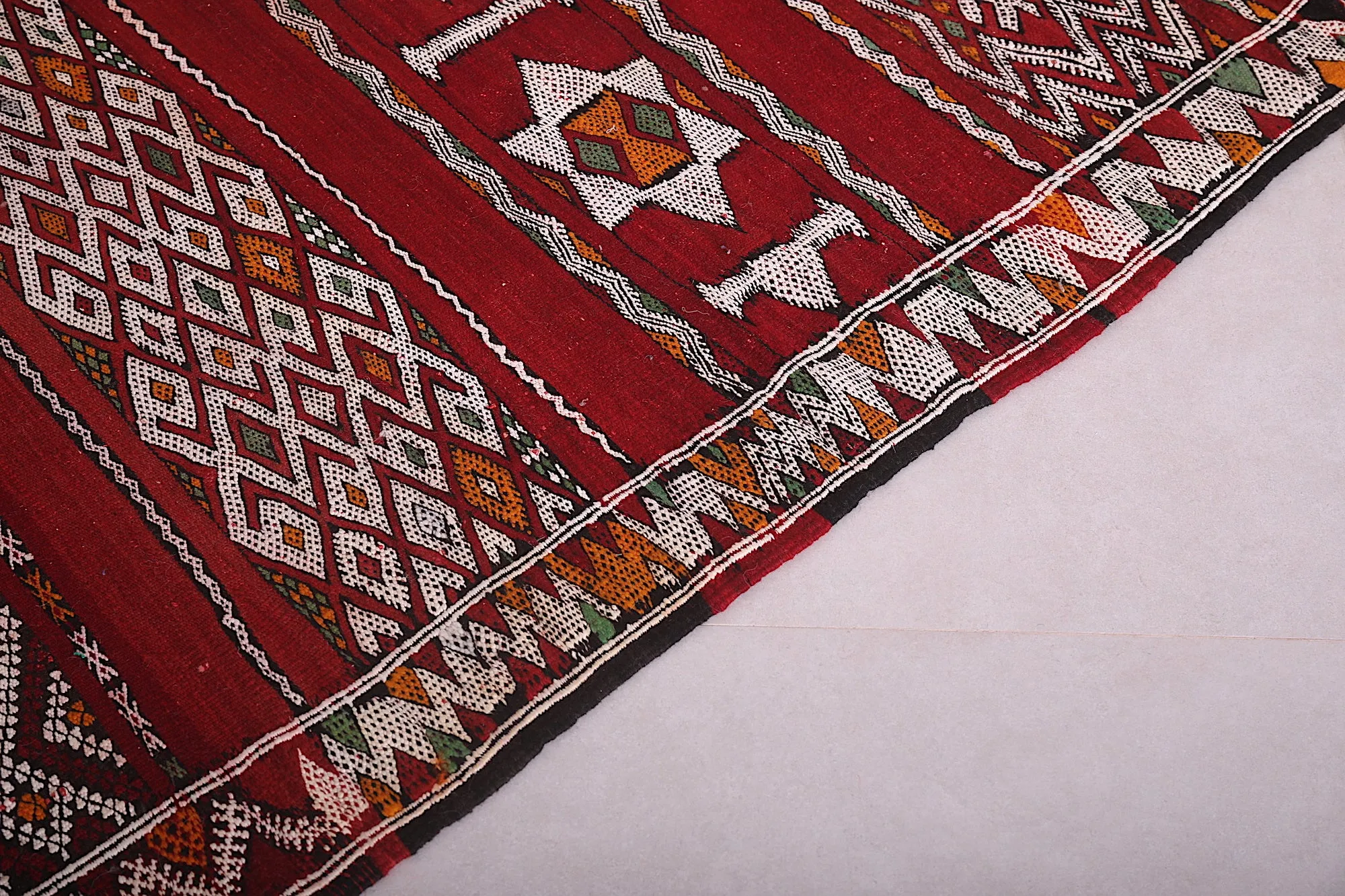 Vintage Moroccan Handwoven Kilim Rug - Red and White Geometric Design - 5.4x11.8 ft