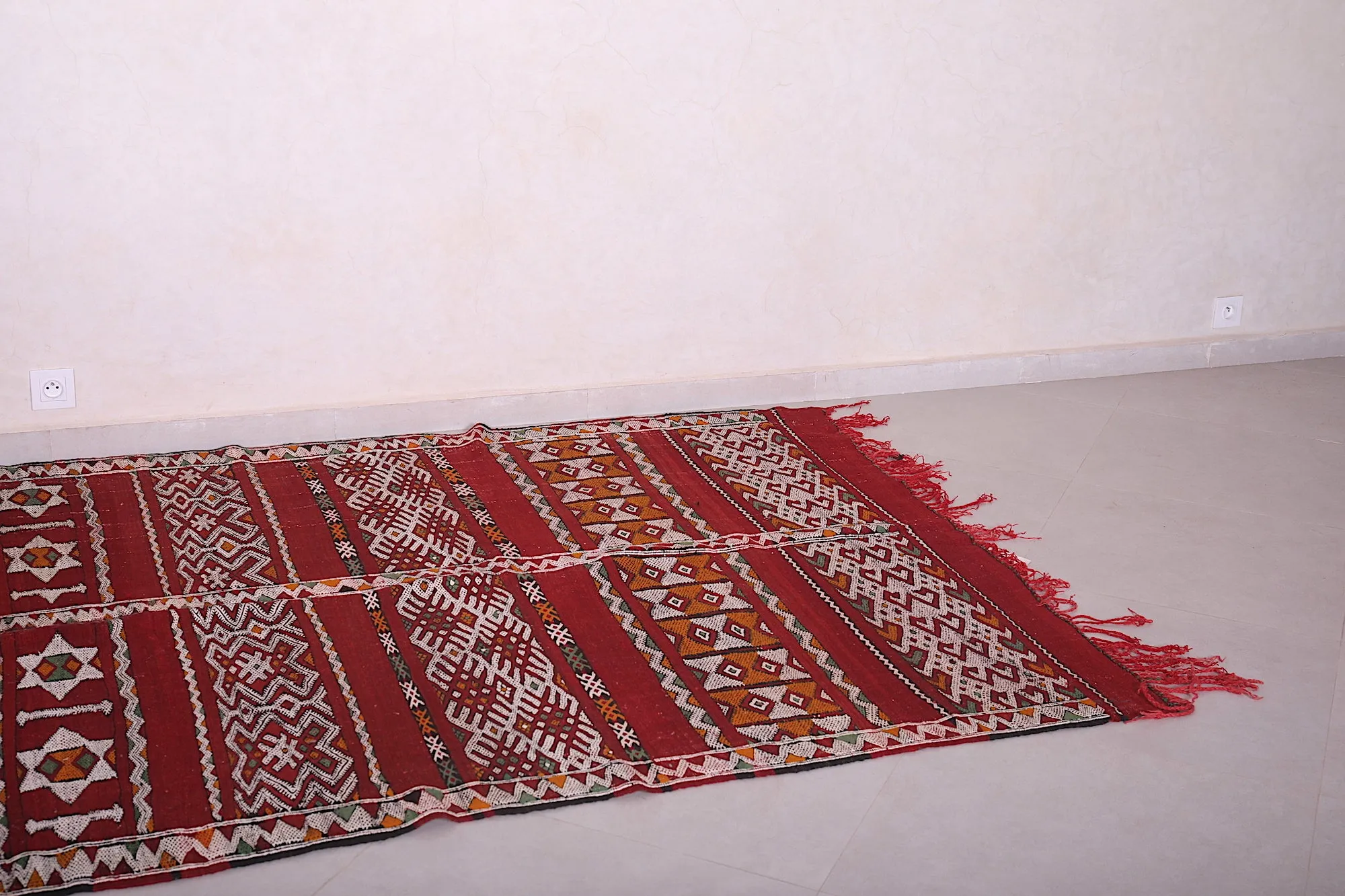Vintage Moroccan Handwoven Kilim Rug - Red and White Geometric Design - 5.4x11.8 ft