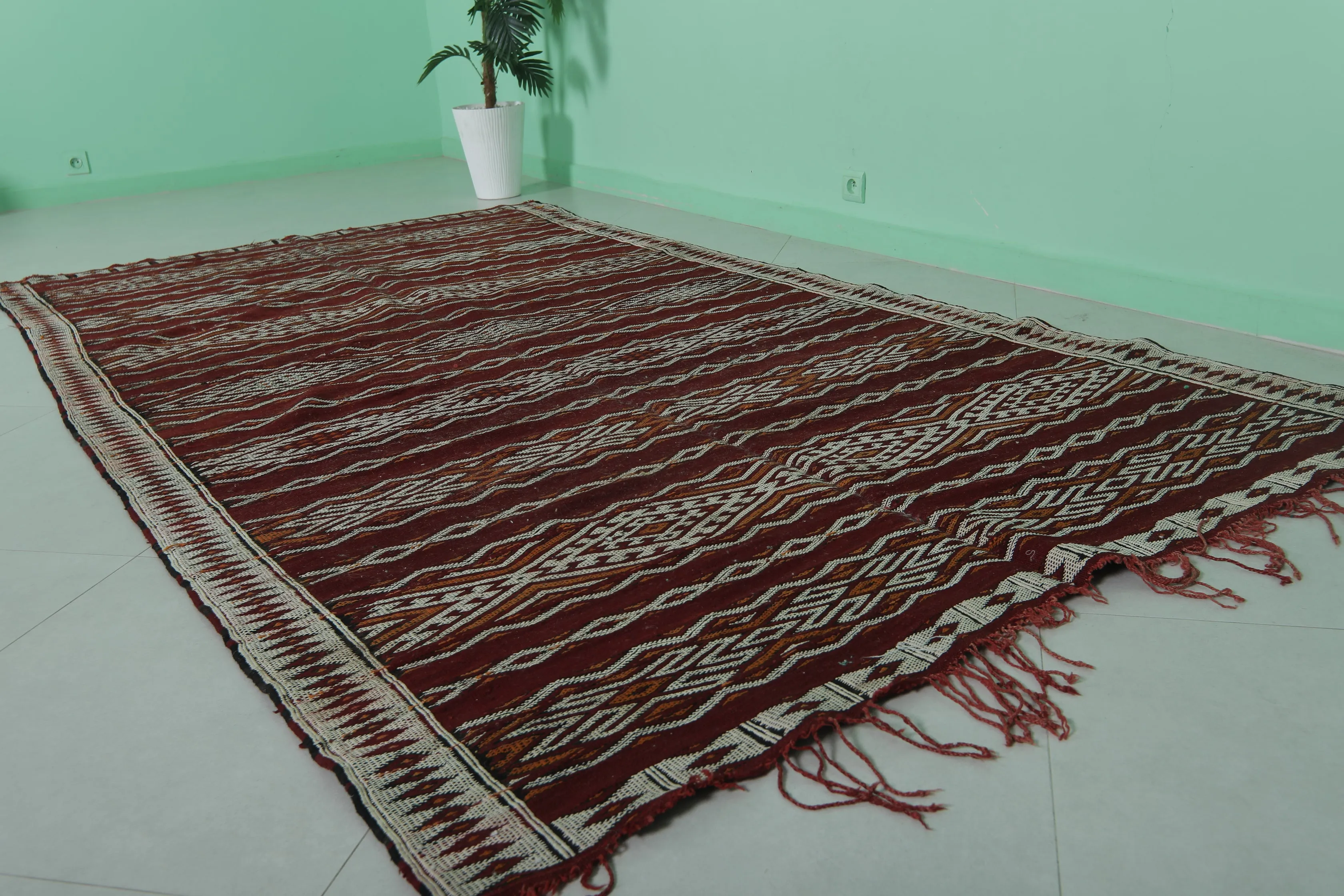 Vintage Moroccan Kilim 5.5 FT x 10.2 FT – Authentic Berber Craft