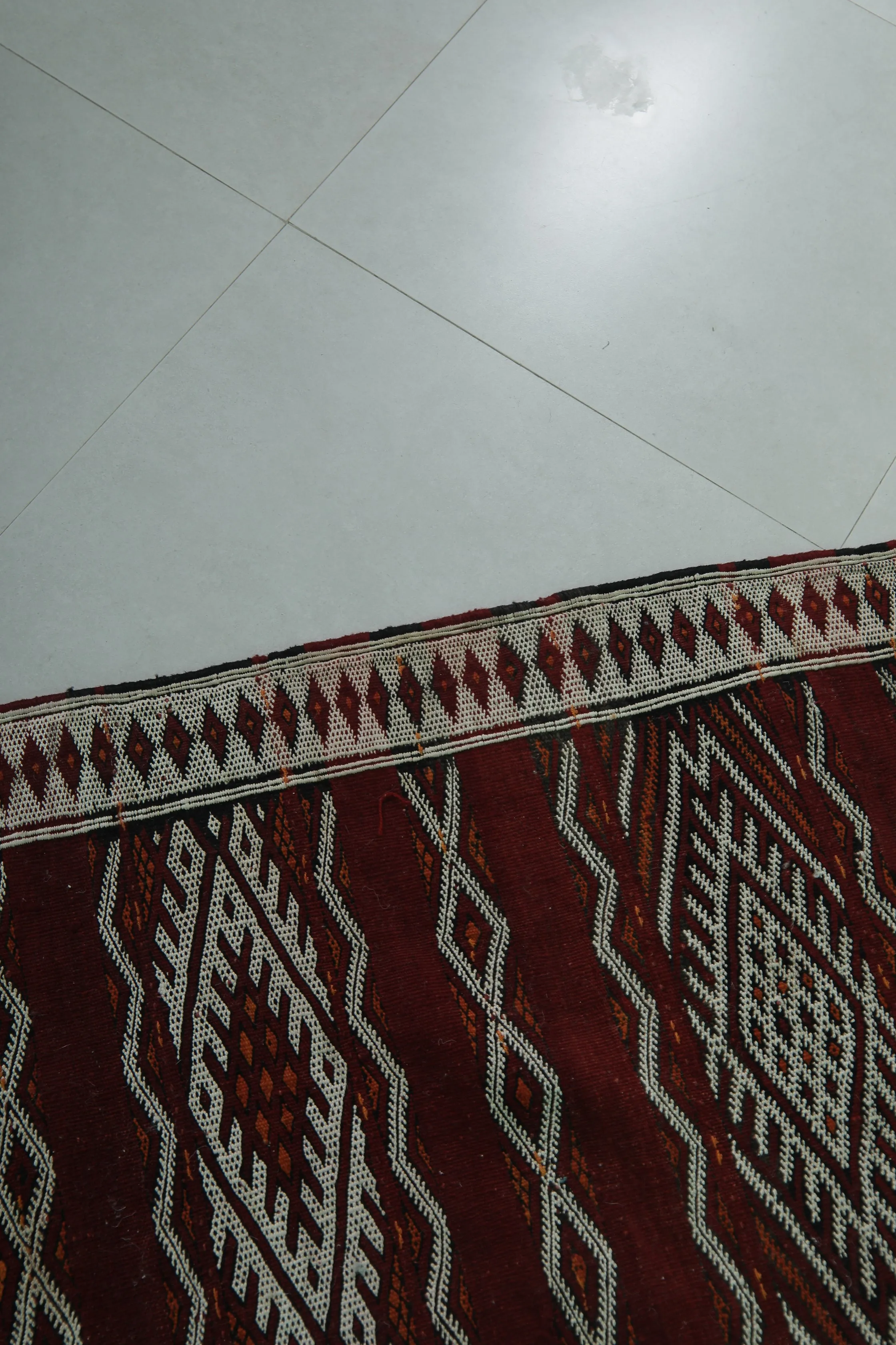 Vintage Moroccan Kilim 5.5 FT x 10.2 FT – Authentic Berber Craft
