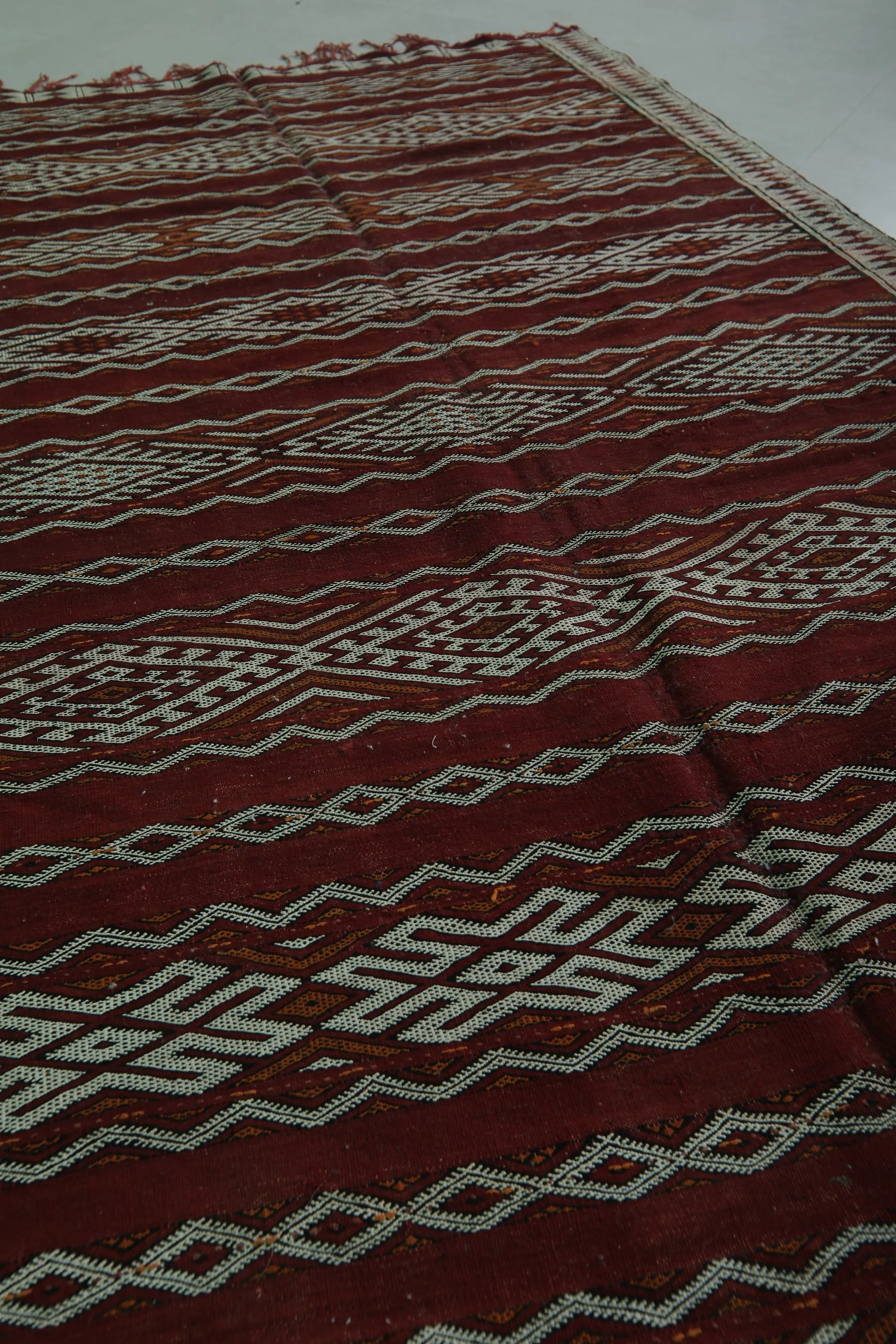 Vintage Moroccan Kilim 5.5 FT x 10.2 FT – Authentic Berber Craft