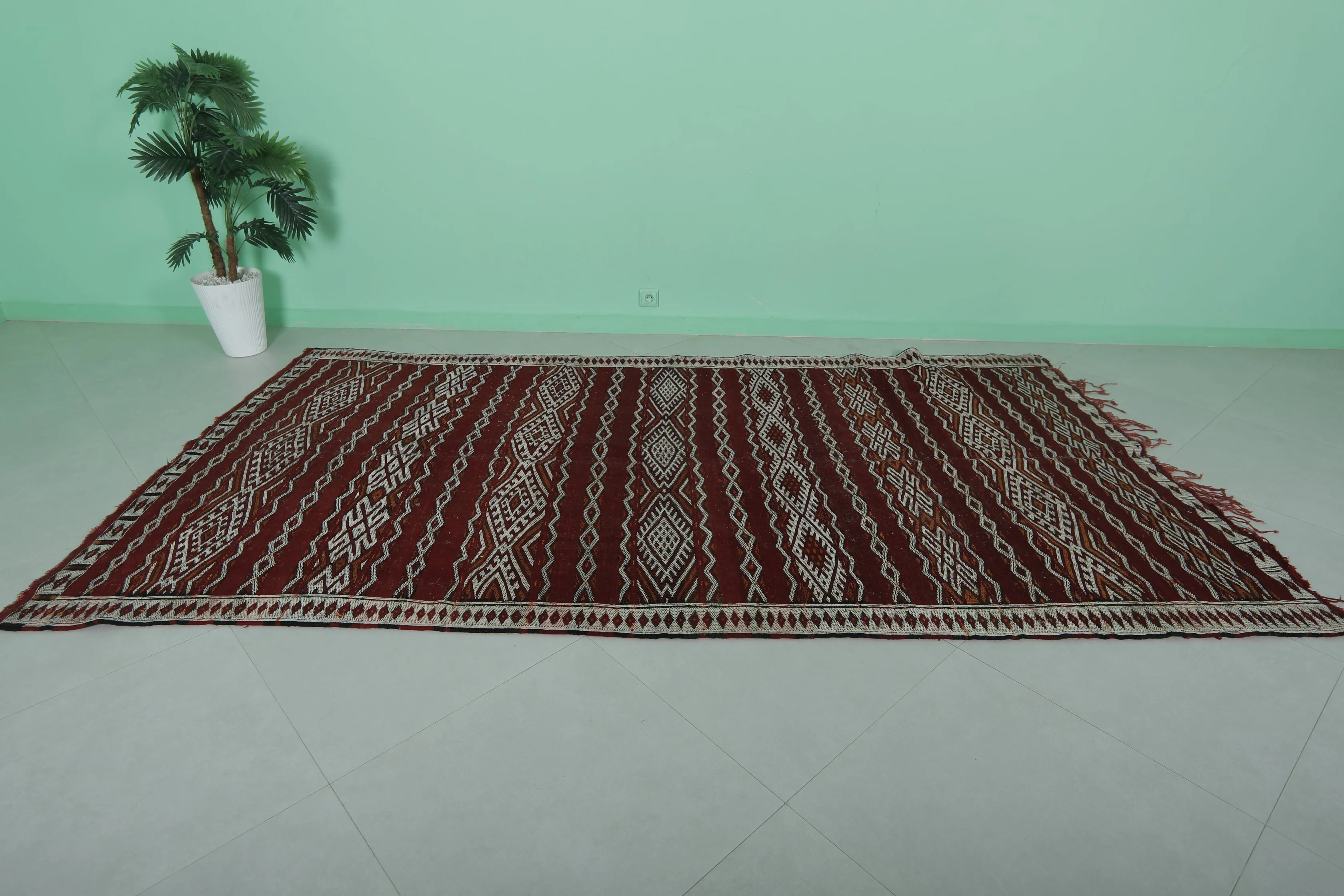 Vintage Moroccan Kilim 5.5 FT x 10.2 FT – Authentic Berber Craft