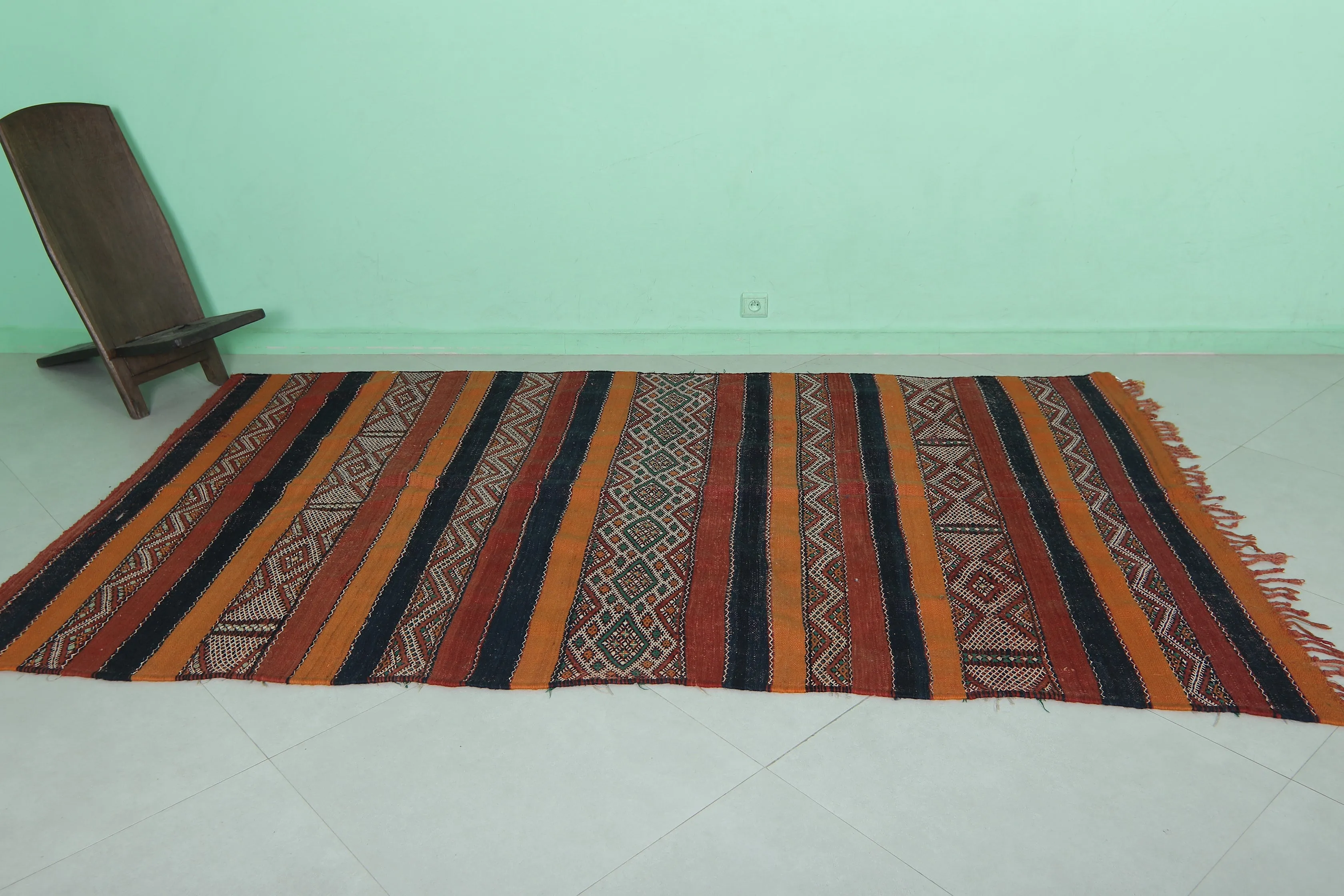 Vintage Moroccan Kilim Rug - 5.2 FT × 8.8 FT | Handwoven Heritage