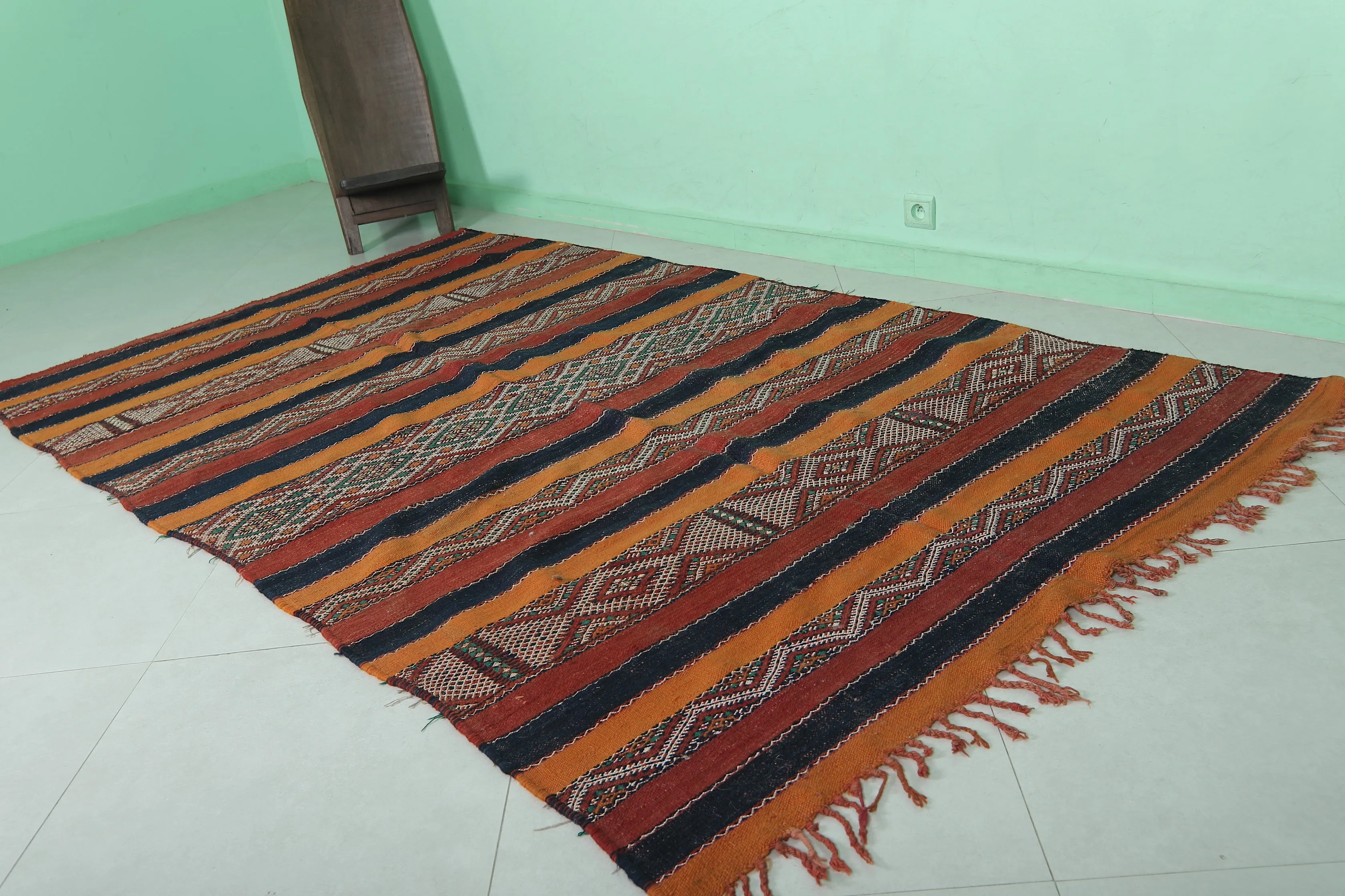 Vintage Moroccan Kilim Rug - 5.2 FT × 8.8 FT | Handwoven Heritage