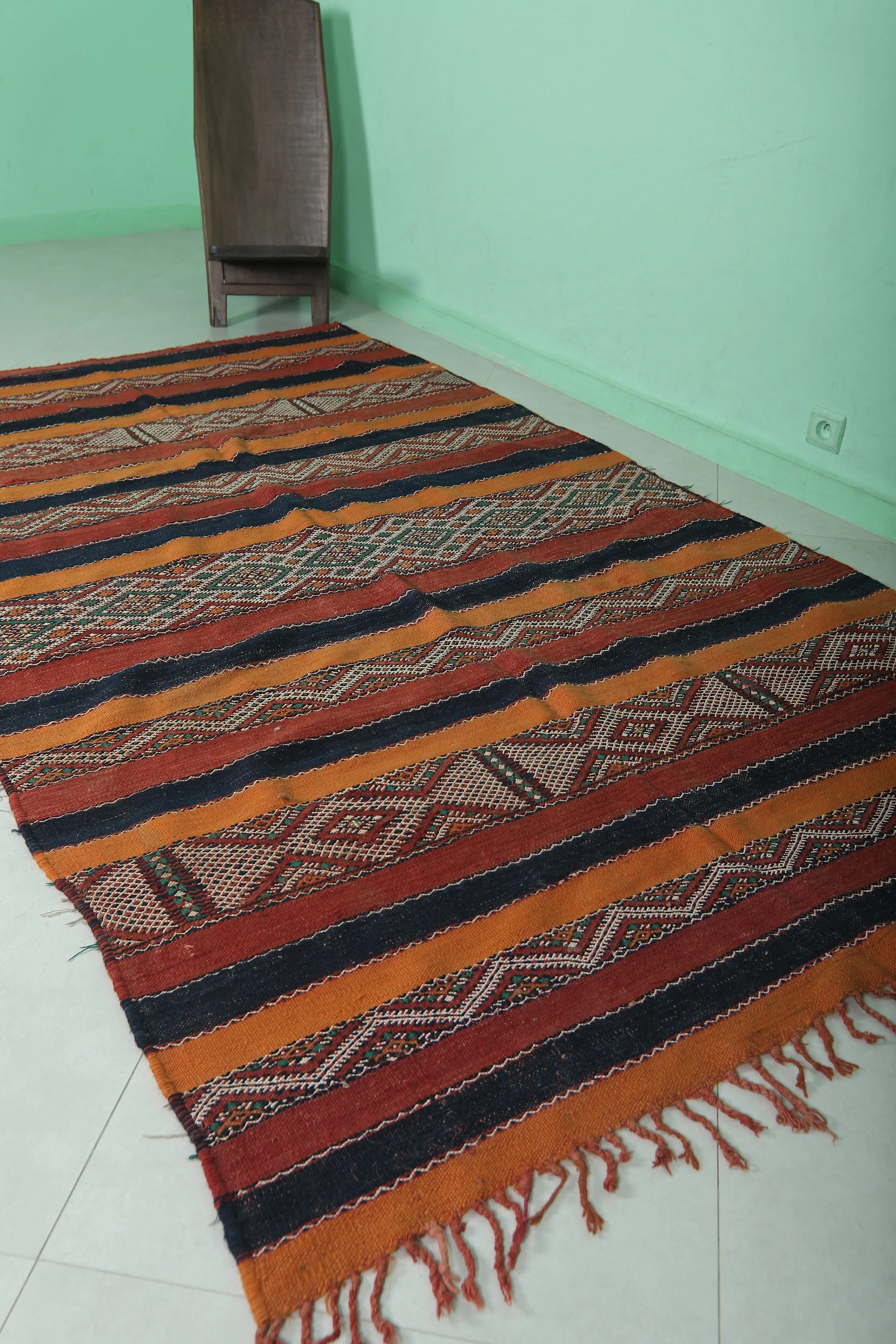 Vintage Moroccan Kilim Rug - 5.2 FT × 8.8 FT | Handwoven Heritage