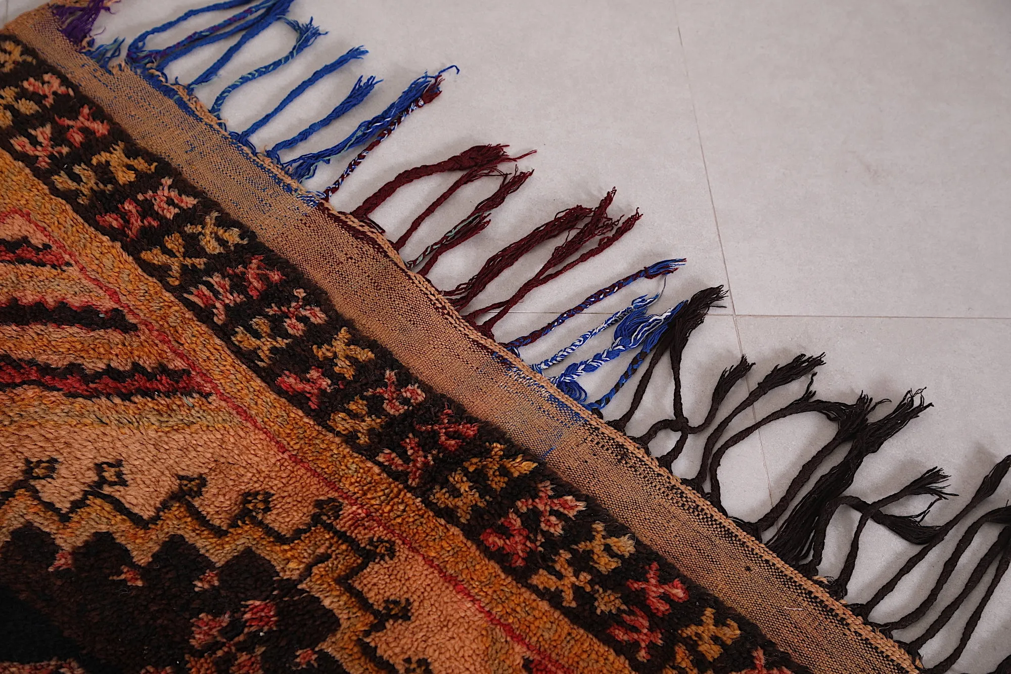 Vintage Moroccan Rug 3.7 x 7.8 FT - Traditional Elegance
