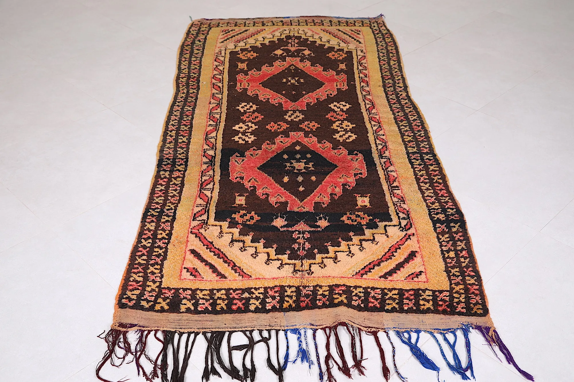 Vintage Moroccan Rug 3.7 x 7.8 FT - Traditional Elegance