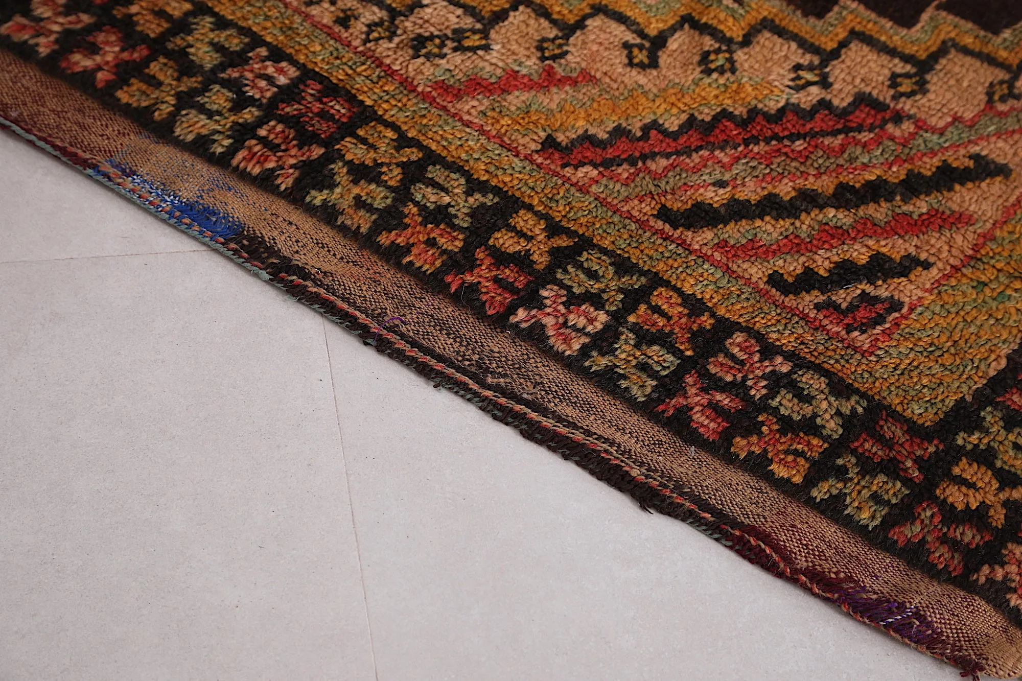 Vintage Moroccan Rug 3.7 x 7.8 FT - Traditional Elegance