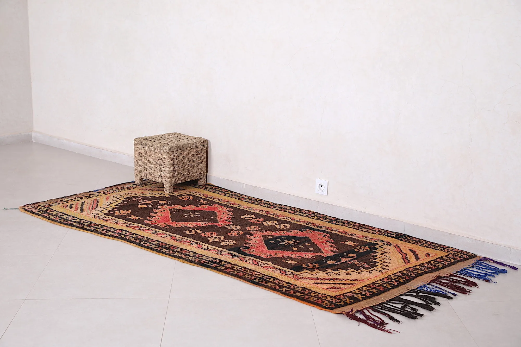 Vintage Moroccan Rug 3.7 x 7.8 FT - Traditional Elegance
