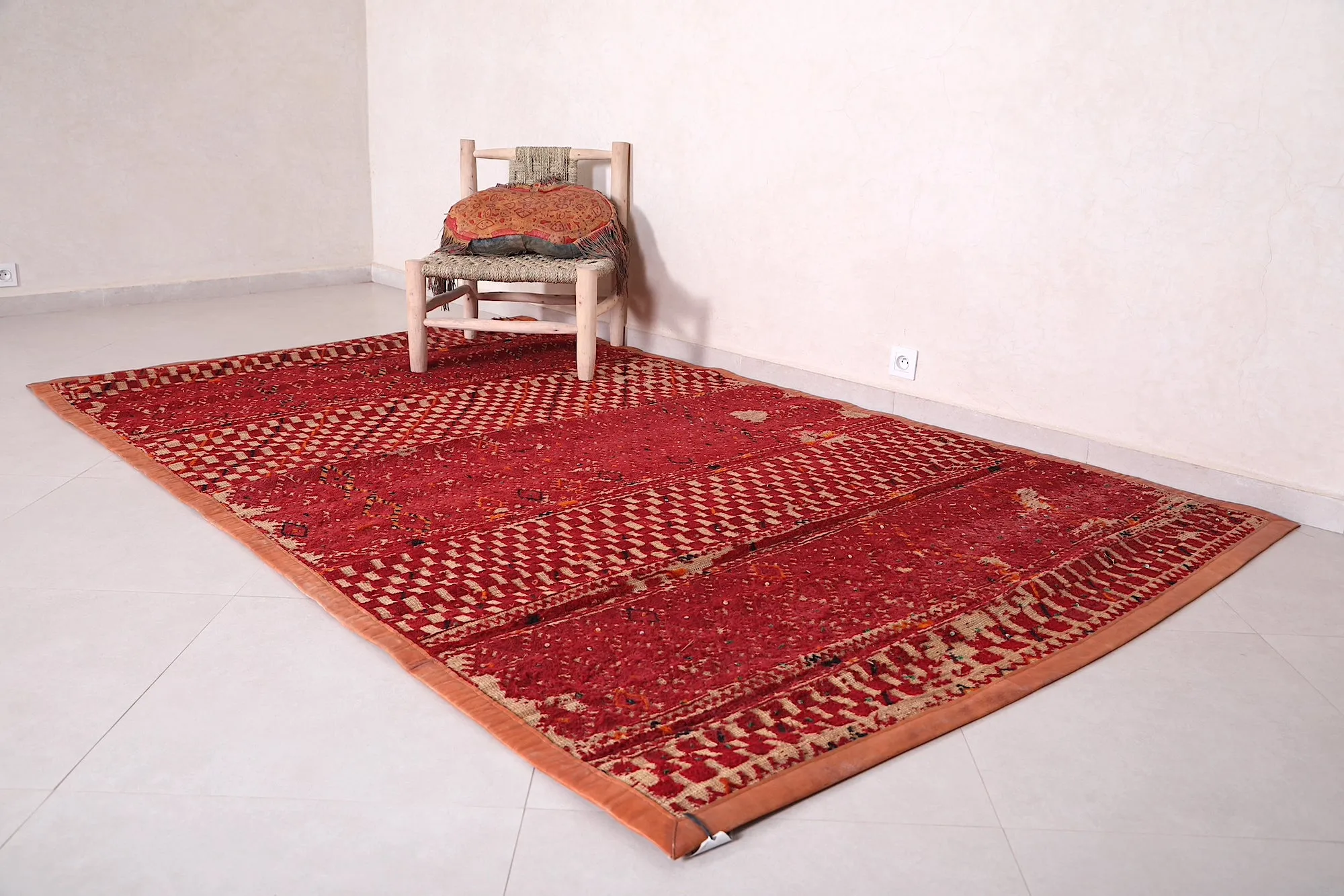 Vintage Moroccan Rug 5.9 FT X 9.7 FT