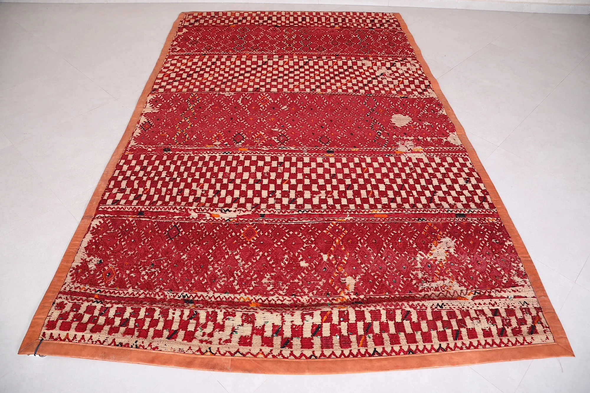 Vintage Moroccan Rug 5.9 FT X 9.7 FT