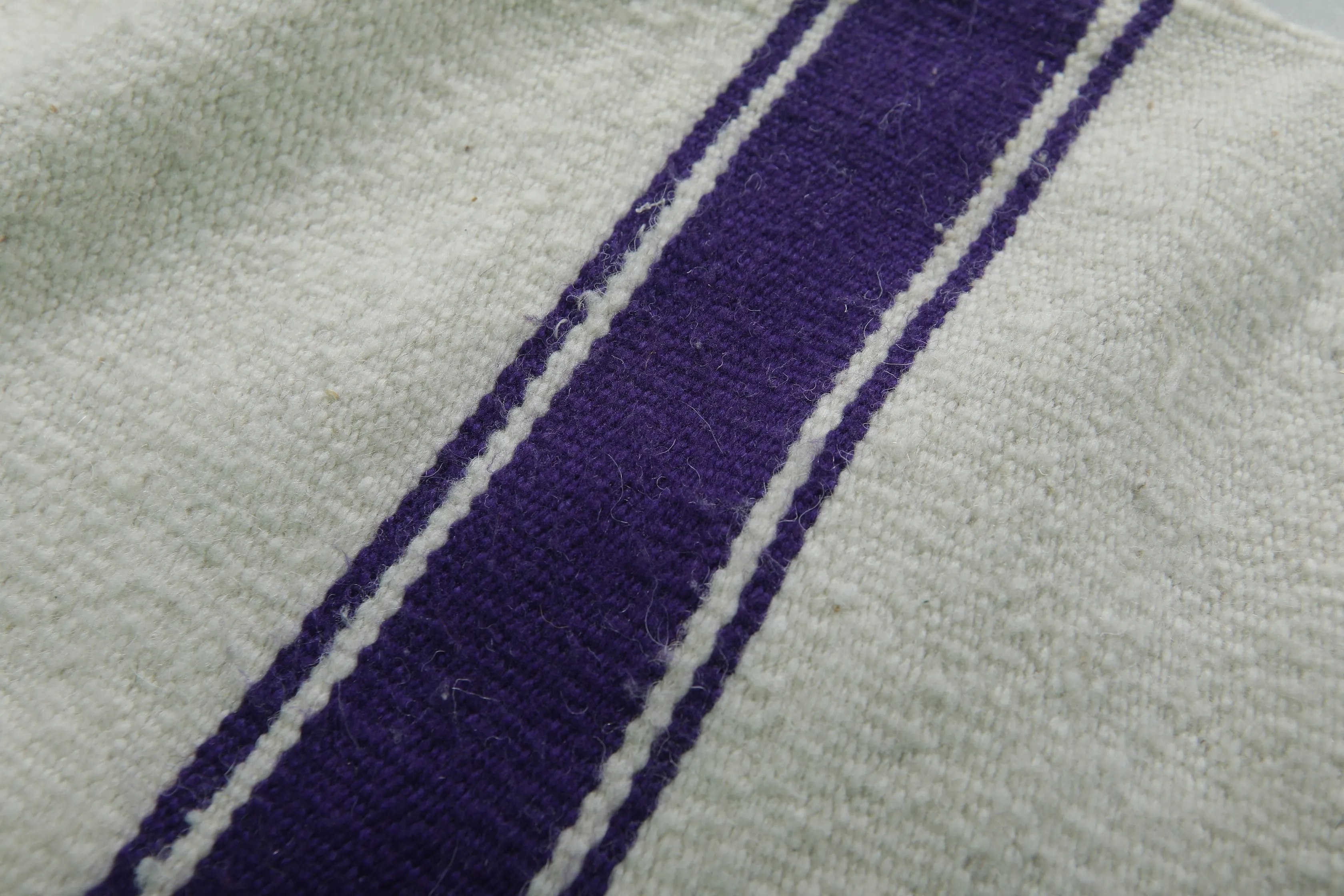 Vintage Wool Berber Blanket – Moroccan Handwoven Design