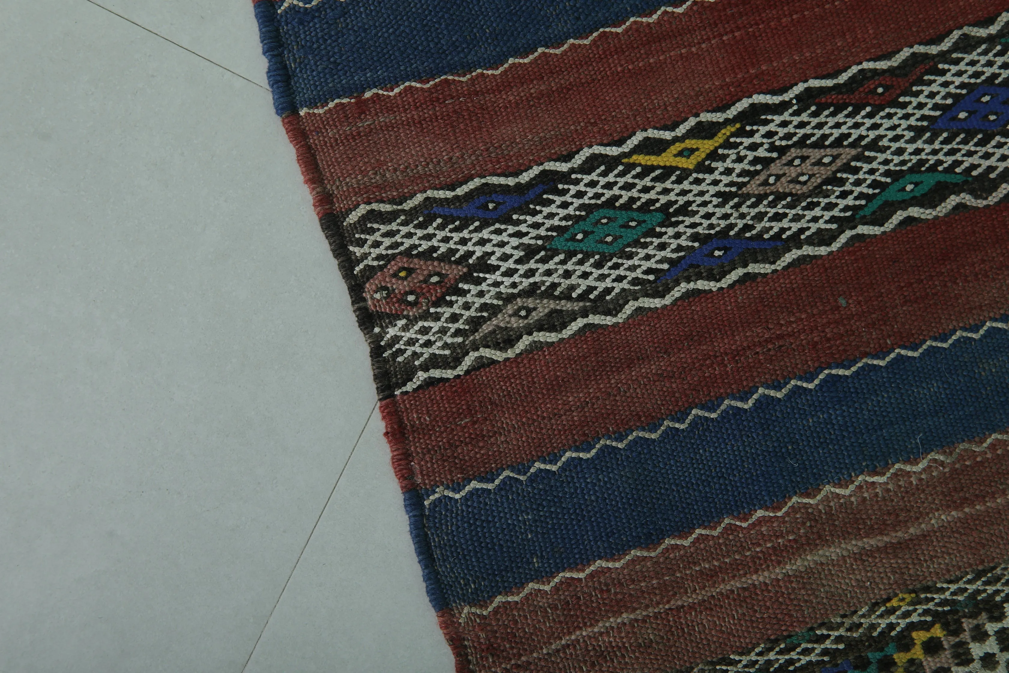 Vintage Zemmour Runner Kilim - 4 FT × 9 FT | Handwoven Moroccan Rug