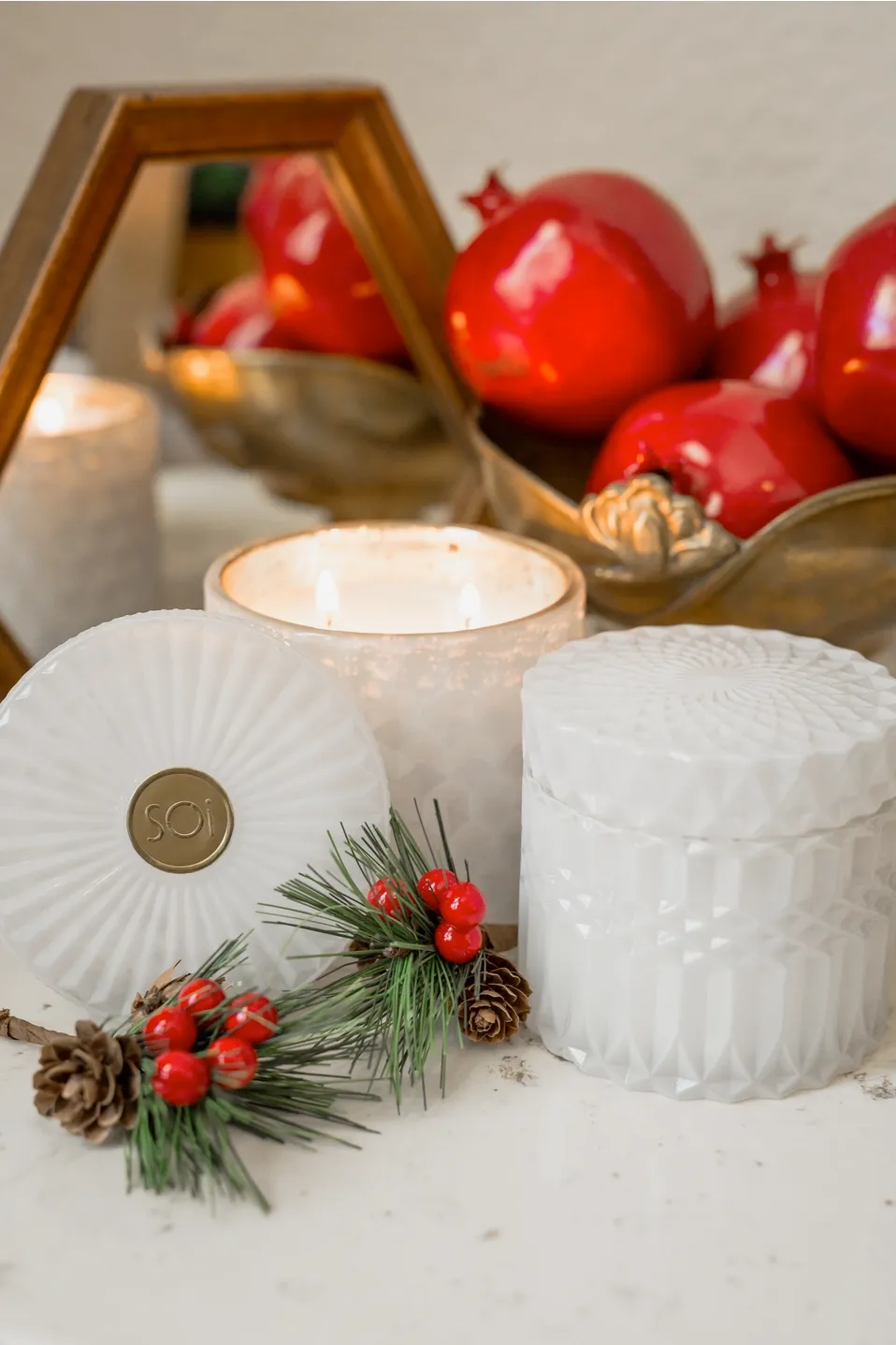 White 'Winter Wonderland' shimmer candle