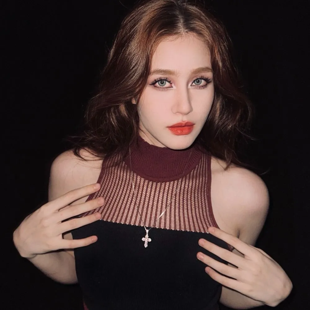 WIC | Vintage Mini Cross Necklace